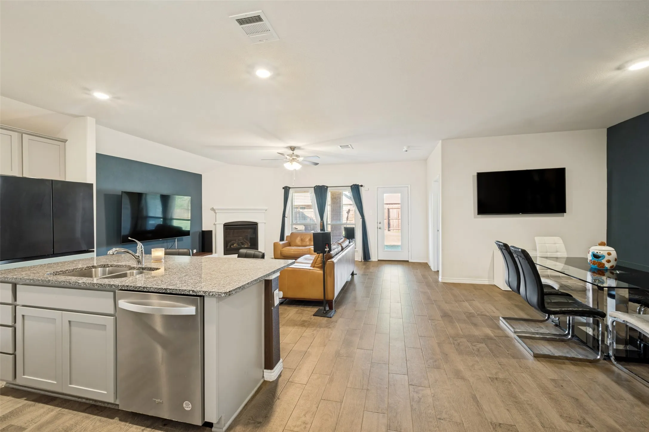 Single Family Residence For Sale in Denton County , 3215 Texas Trail, Aubrey, Texas 76227, 4 Bedroom, 2 Bathroom, 2 Garage spaces, 1,884 Sqft, built in 2022, mls#21385530, Real Estate Agent in Aubrey, Homes For Sale in Denton county, Homes For Sale in Aubrey, Realtor in Aubrey Texas, Real Estate Brokerage Independent Realty Texas, Luminita Cordes Realtor