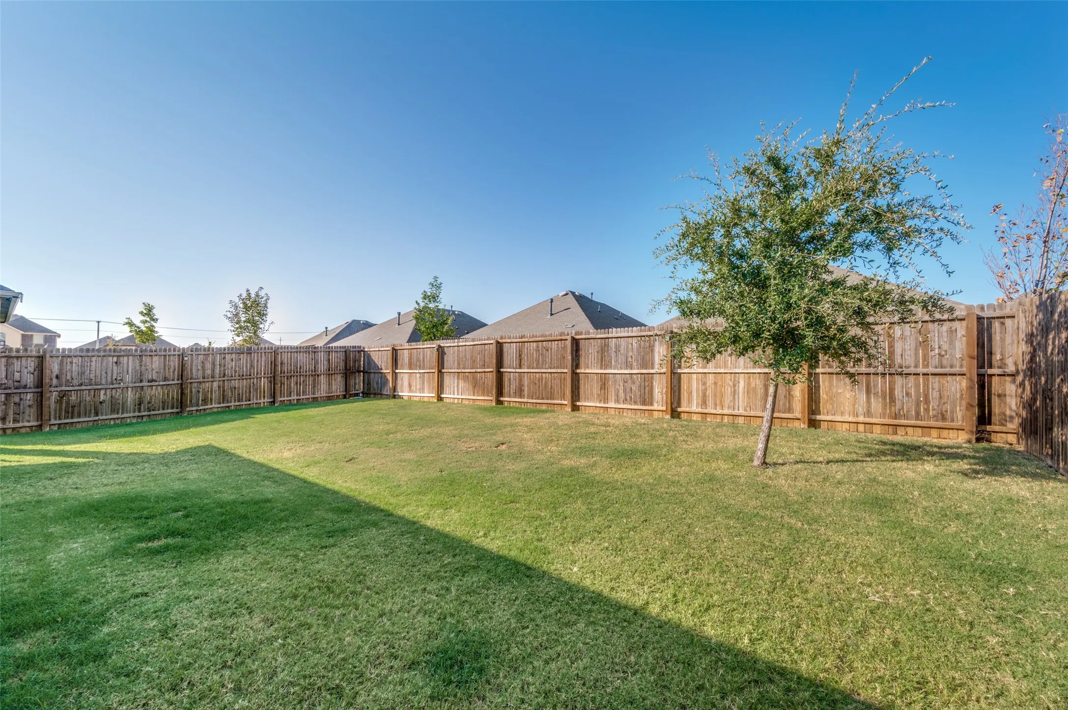 Single Family Residence For Sale in Denton County , 3215 Texas Trail, Aubrey, Texas 76227, 4 Bedroom, 2 Bathroom, 2 Garage spaces, 1,884 Sqft, built in 2022, mls#21385530, Real Estate Agent in Aubrey, Homes For Sale in Denton county, Homes For Sale in Aubrey, Realtor in Aubrey Texas, Real Estate Brokerage Independent Realty Texas, Luminita Cordes Realtor