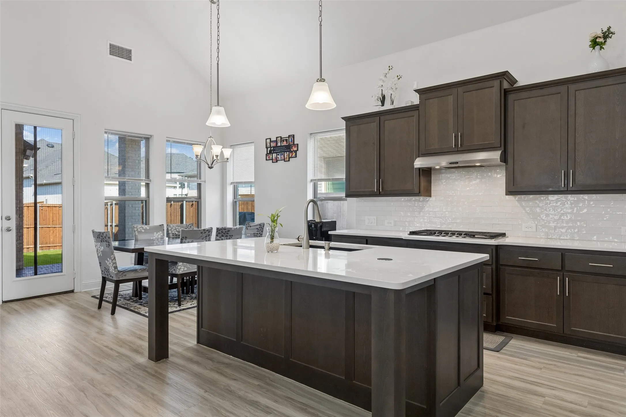 Single Family Residence For Sale in Collin County , 2813 Epping Way, Celina, Texas 75009, 3 Bedroom, 3 Bathroom, 2 Garage spaces, 2,366 Sqft, built in 2024, mls#21371296, Real Estate Agent in Celina, Homes For Sale in Collin county, Homes For Sale in Celina, Realtor in Celina Texas, Real Estate Brokerage Independent Realty Texas, Luminita Cordes Realtor