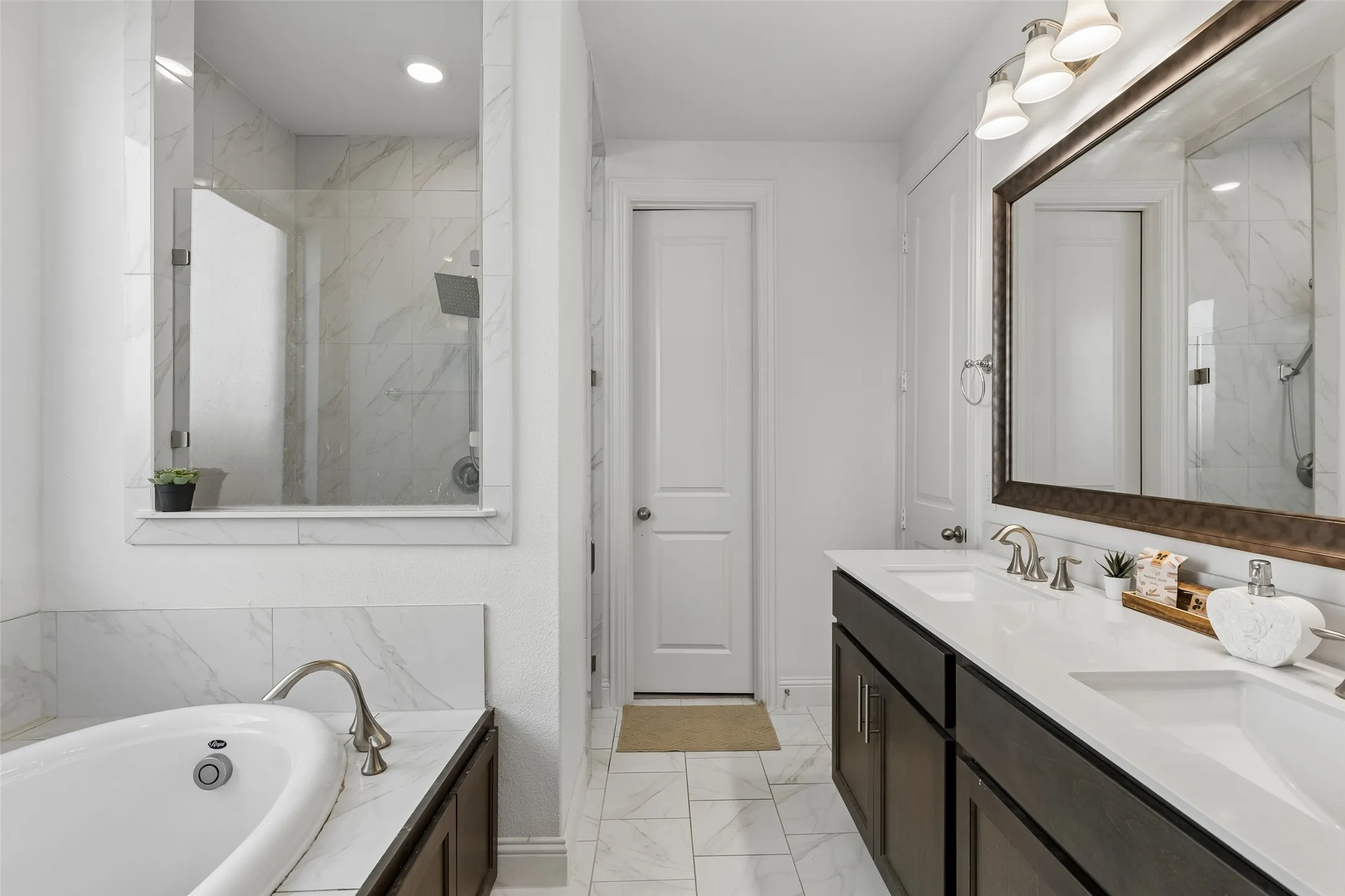 Single Family Residence For Sale in Collin County , 2813 Epping Way, Celina, Texas 75009, 3 Bedroom, 3 Bathroom, 2 Garage spaces, 2,366 Sqft, built in 2024, mls#21371296, Real Estate Agent in Celina, Homes For Sale in Collin county, Homes For Sale in Celina, Realtor in Celina Texas, Real Estate Brokerage Independent Realty Texas, Luminita Cordes Realtor
