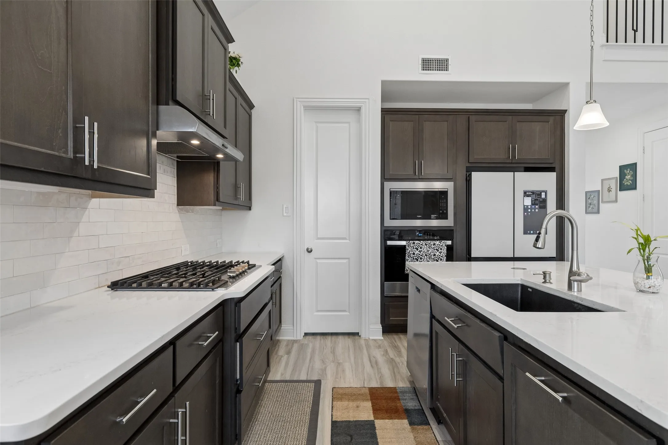 Single Family Residence For Sale in Collin County , 2813 Epping Way, Celina, Texas 75009, 3 Bedroom, 3 Bathroom, 2 Garage spaces, 2,366 Sqft, built in 2024, mls#21371296, Real Estate Agent in Celina, Homes For Sale in Collin county, Homes For Sale in Celina, Realtor in Celina Texas, Real Estate Brokerage Independent Realty Texas, Luminita Cordes Realtor