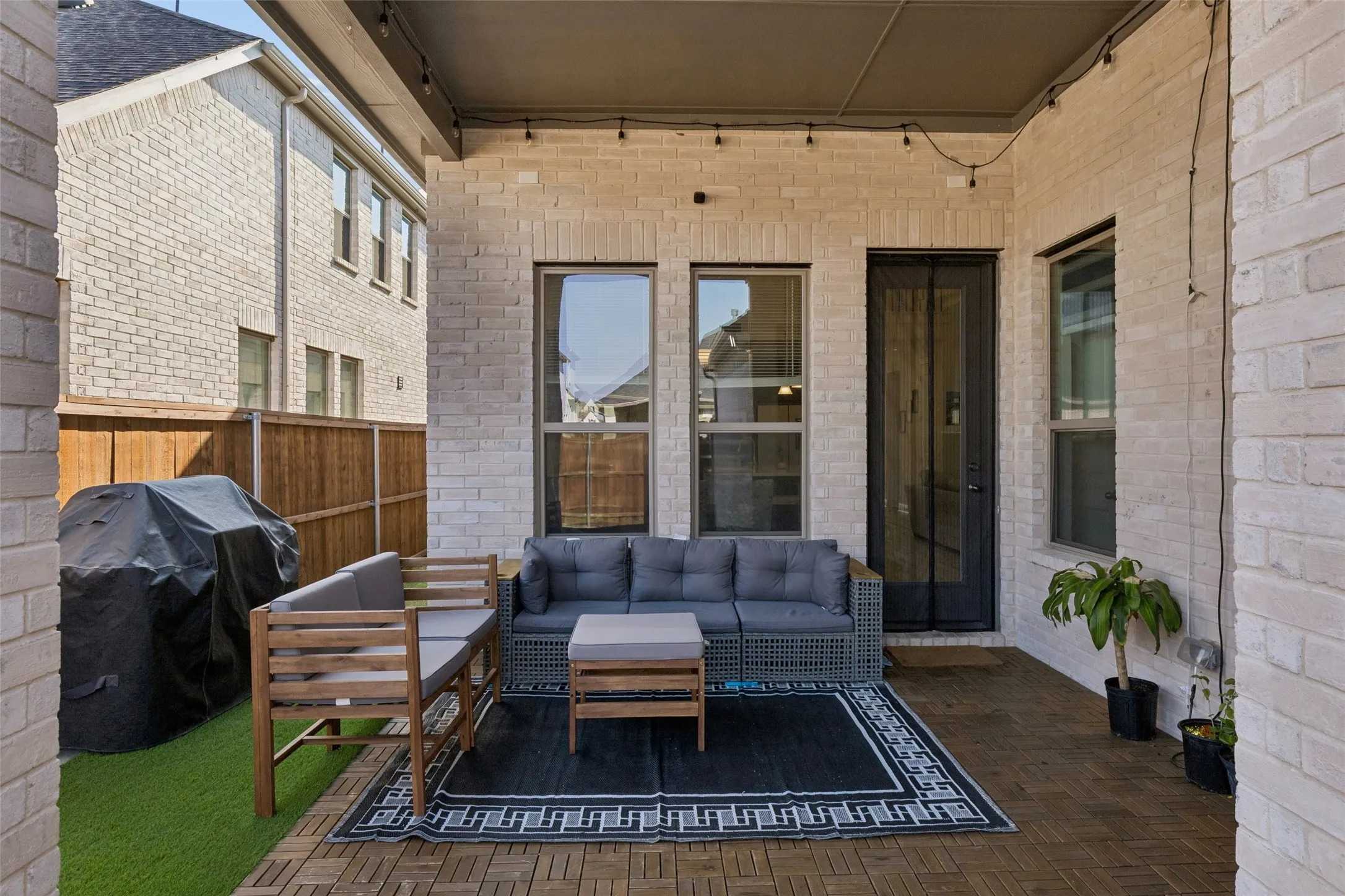 Single Family Residence For Sale in Collin County , 2813 Epping Way, Celina, Texas 75009, 3 Bedroom, 3 Bathroom, 2 Garage spaces, 2,366 Sqft, built in 2024, mls#21371296, Real Estate Agent in Celina, Homes For Sale in Collin county, Homes For Sale in Celina, Realtor in Celina Texas, Real Estate Brokerage Independent Realty Texas, Luminita Cordes Realtor
