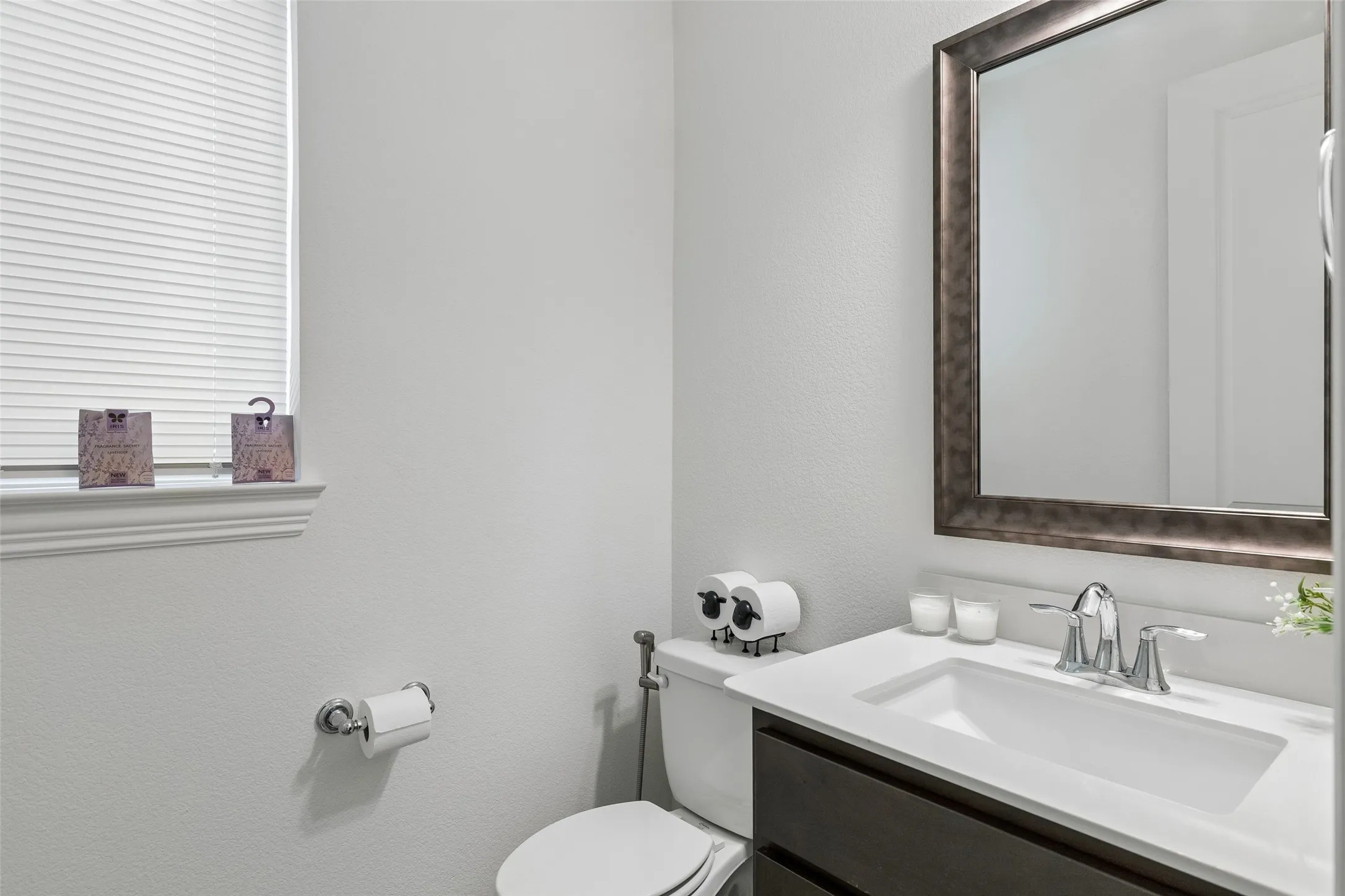 Single Family Residence For Sale in Collin County , 2813 Epping Way, Celina, Texas 75009, 3 Bedroom, 3 Bathroom, 2 Garage spaces, 2,366 Sqft, built in 2024, mls#21371296, Real Estate Agent in Celina, Homes For Sale in Collin county, Homes For Sale in Celina, Realtor in Celina Texas, Real Estate Brokerage Independent Realty Texas, Luminita Cordes Realtor
