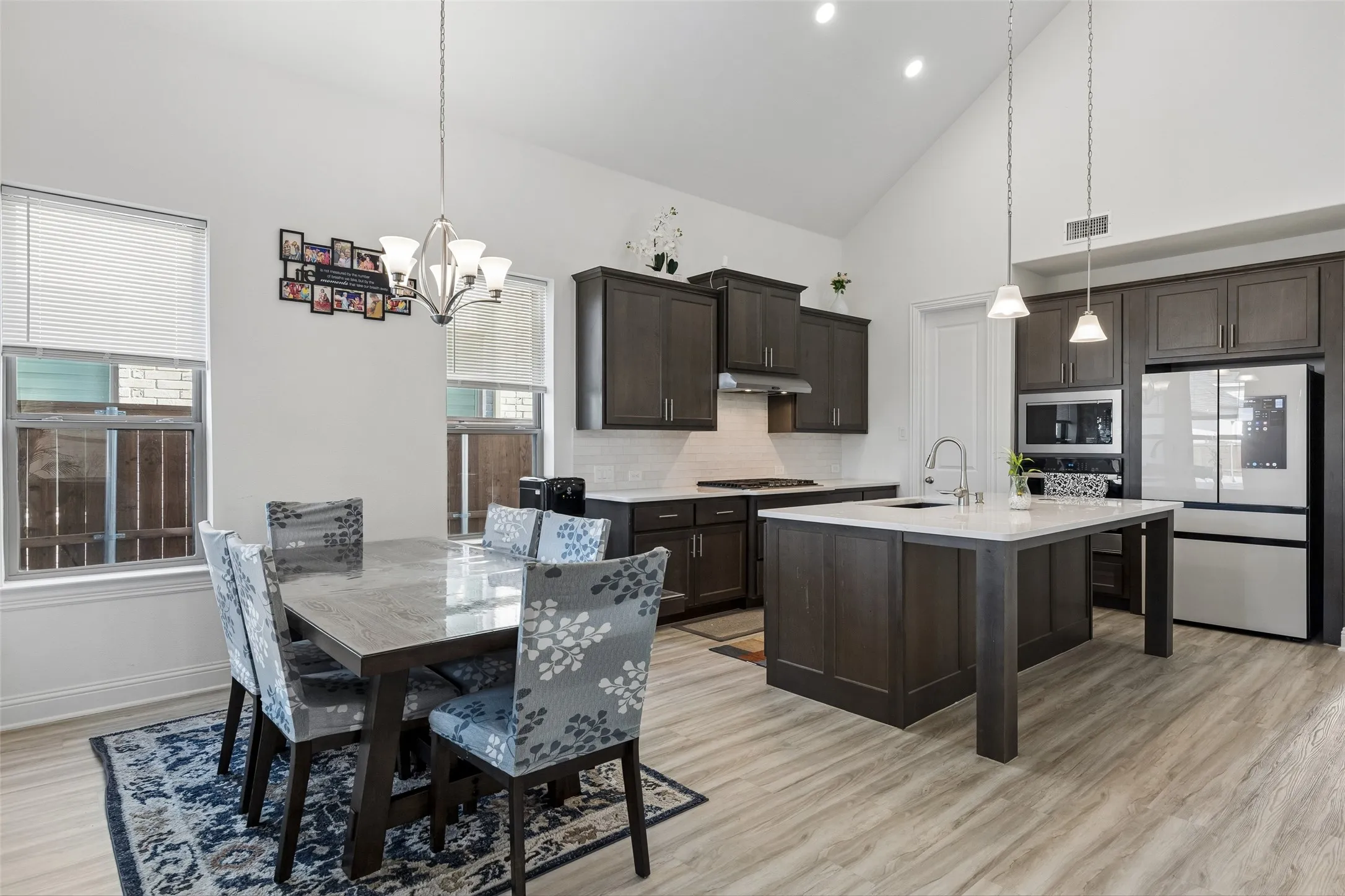Single Family Residence For Sale in Collin County , 2813 Epping Way, Celina, Texas 75009, 3 Bedroom, 3 Bathroom, 2 Garage spaces, 2,366 Sqft, built in 2024, mls#21371296, Real Estate Agent in Celina, Homes For Sale in Collin county, Homes For Sale in Celina, Realtor in Celina Texas, Real Estate Brokerage Independent Realty Texas, Luminita Cordes Realtor