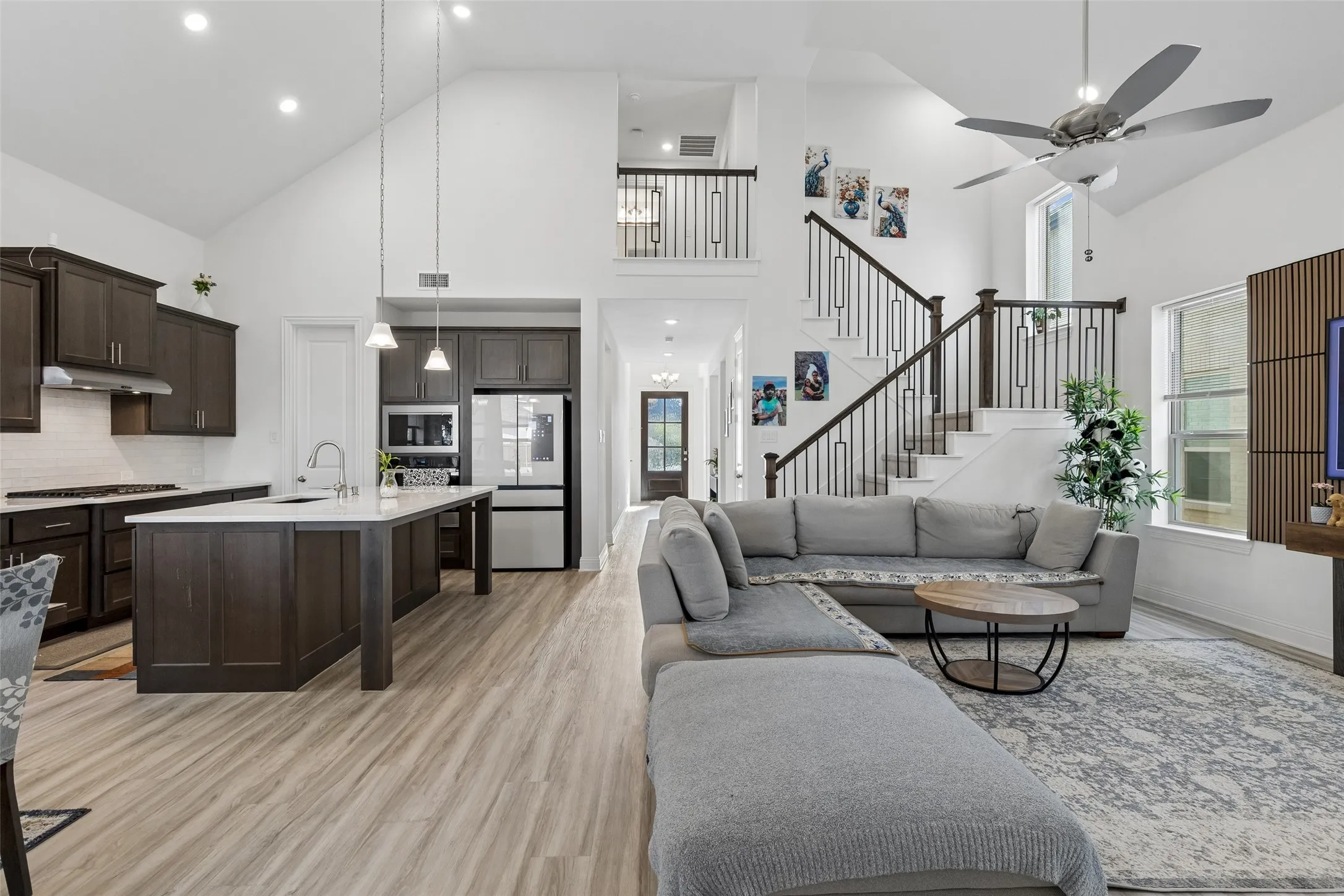 Single Family Residence For Sale in Collin County , 2813 Epping Way, Celina, Texas 75009, 3 Bedroom, 3 Bathroom, 2 Garage spaces, 2,366 Sqft, built in 2024, mls#21371296, Real Estate Agent in Celina, Homes For Sale in Collin county, Homes For Sale in Celina, Realtor in Celina Texas, Real Estate Brokerage Independent Realty Texas, Luminita Cordes Realtor