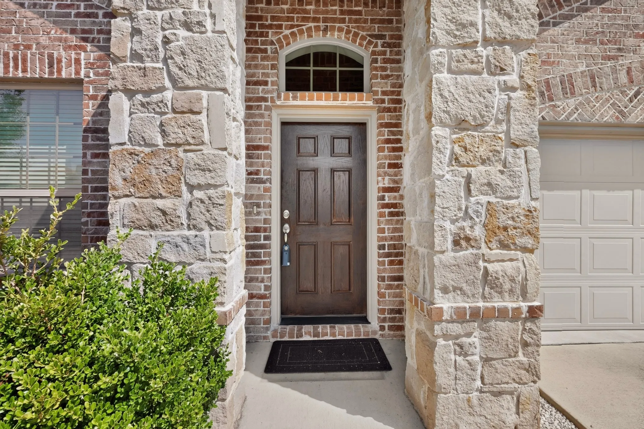 Single Family Residence For Rent in Collin County , 2100 Mc Allister, Princeton, Texas 75407, 3 Bedroom, 2 Bathroom, 2 Garage spaces, 1,740 Sqft, built in 2017, mls#21386261, Real Estate Agent in Princeton, Homes For Rent in Collin county, Homes For Rent in Princeton, Realtor in Princeton Texas, Real Estate Brokerage Independent Realty Texas, Luminita Cordes Realtor
