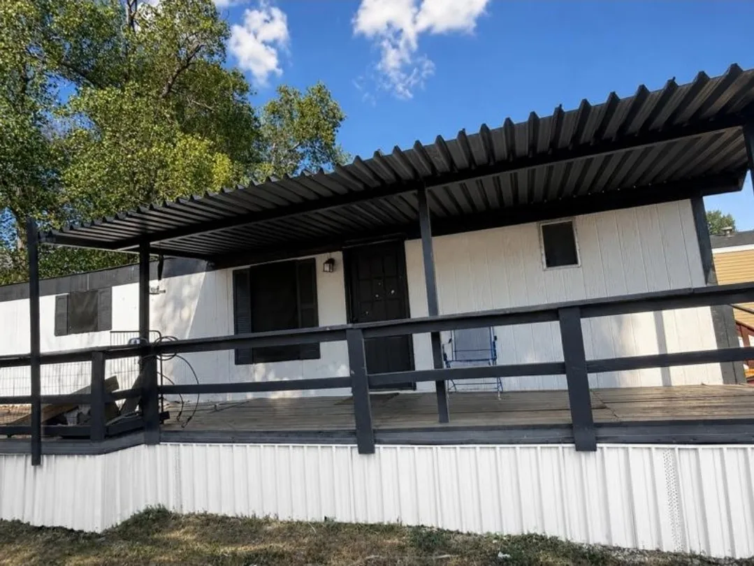 Manufactured Home For Sale in Denton County , 402 E HWY 121 Trl #680, Lewisville, Texas 75067, 3 Bedroom, 2 Bathroom, Garage spaces, 877 Sqft, built in 1999, mls#21378197, Real Estate Agent in Lewisville, Homes For Sale in Denton county, Homes For Sale in Lewisville, Realtor in Lewisville Texas, Real Estate Brokerage Independent Realty Texas, Luminita Cordes Realtor