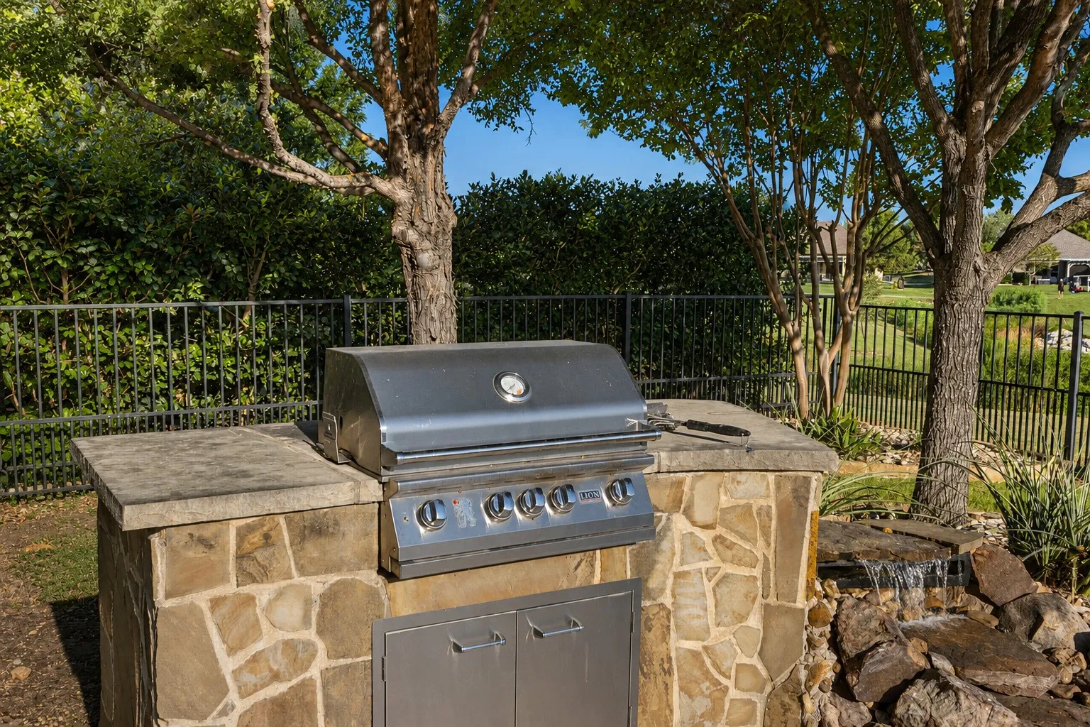Single Family Residence For Sale in Denton County , 8908 Crestview, Denton, Texas 76207, 2 Bedroom, 3 Bathroom, 3 Garage spaces, 2,952 Sqft, built in 2011, mls#21343944, Real Estate Agent in Denton, Homes For Sale in Denton county, Homes For Sale in Denton, Realtor in Denton Texas, Real Estate Brokerage Independent Realty Texas, Luminita Cordes Realtor