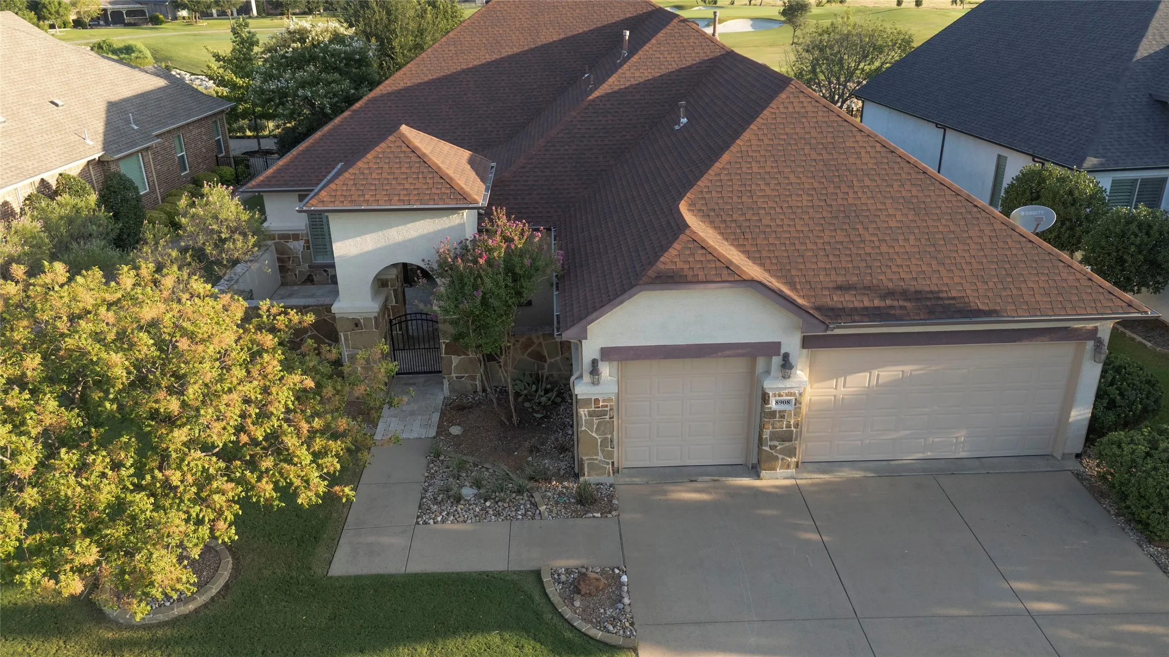Single Family Residence For Sale in Denton County , 8908 Crestview, Denton, Texas 76207, 2 Bedroom, 3 Bathroom, 3 Garage spaces, 2,952 Sqft, built in 2011, mls#21343944, Real Estate Agent in Denton, Homes For Sale in Denton county, Homes For Sale in Denton, Realtor in Denton Texas, Real Estate Brokerage Independent Realty Texas, Luminita Cordes Realtor
