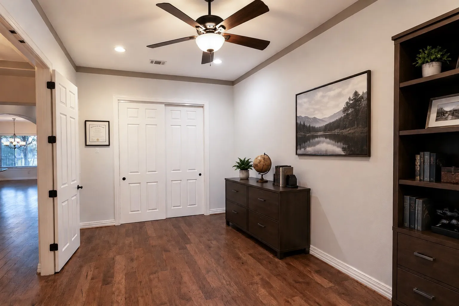 Single Family Residence For Sale in Denton County , 8908 Crestview, Denton, Texas 76207, 2 Bedroom, 3 Bathroom, 3 Garage spaces, 2,952 Sqft, built in 2011, mls#21343944, Real Estate Agent in Denton, Homes For Sale in Denton county, Homes For Sale in Denton, Realtor in Denton Texas, Real Estate Brokerage Independent Realty Texas, Luminita Cordes Realtor