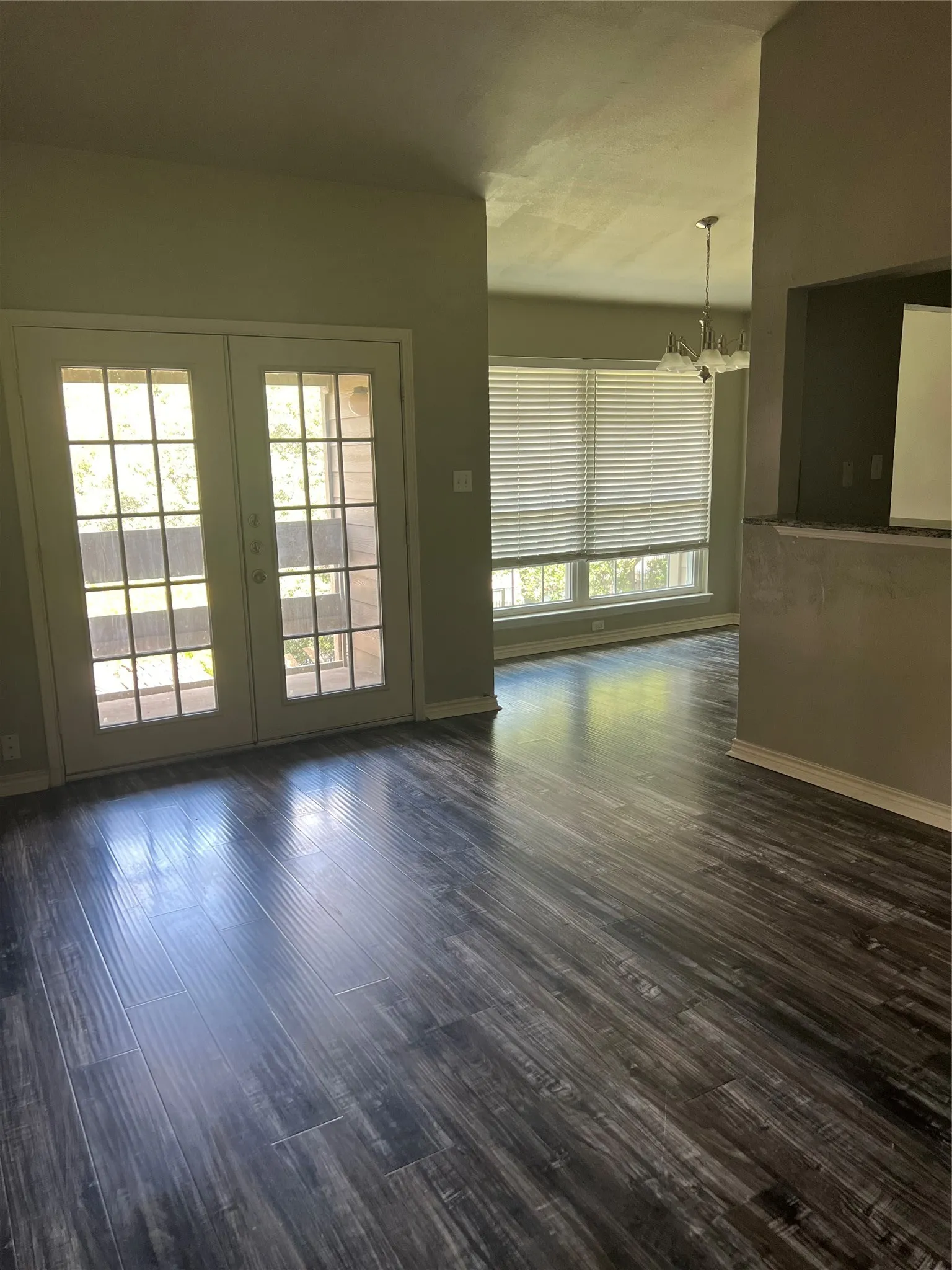 Condominium For Sale in Dallas County , 9801 Royal Lane 104 Bldg. E, Dallas, Texas 75231, 1 Bedroom, 1 Bathroom, Garage spaces, 767 Sqft, built in 1981, mls#21385950, Real Estate Agent in Dallas, Homes For Sale in Dallas county, Homes For Sale in Dallas, Realtor in Dallas Texas, Real Estate Brokerage Independent Realty Texas, Luminita Cordes Realtor