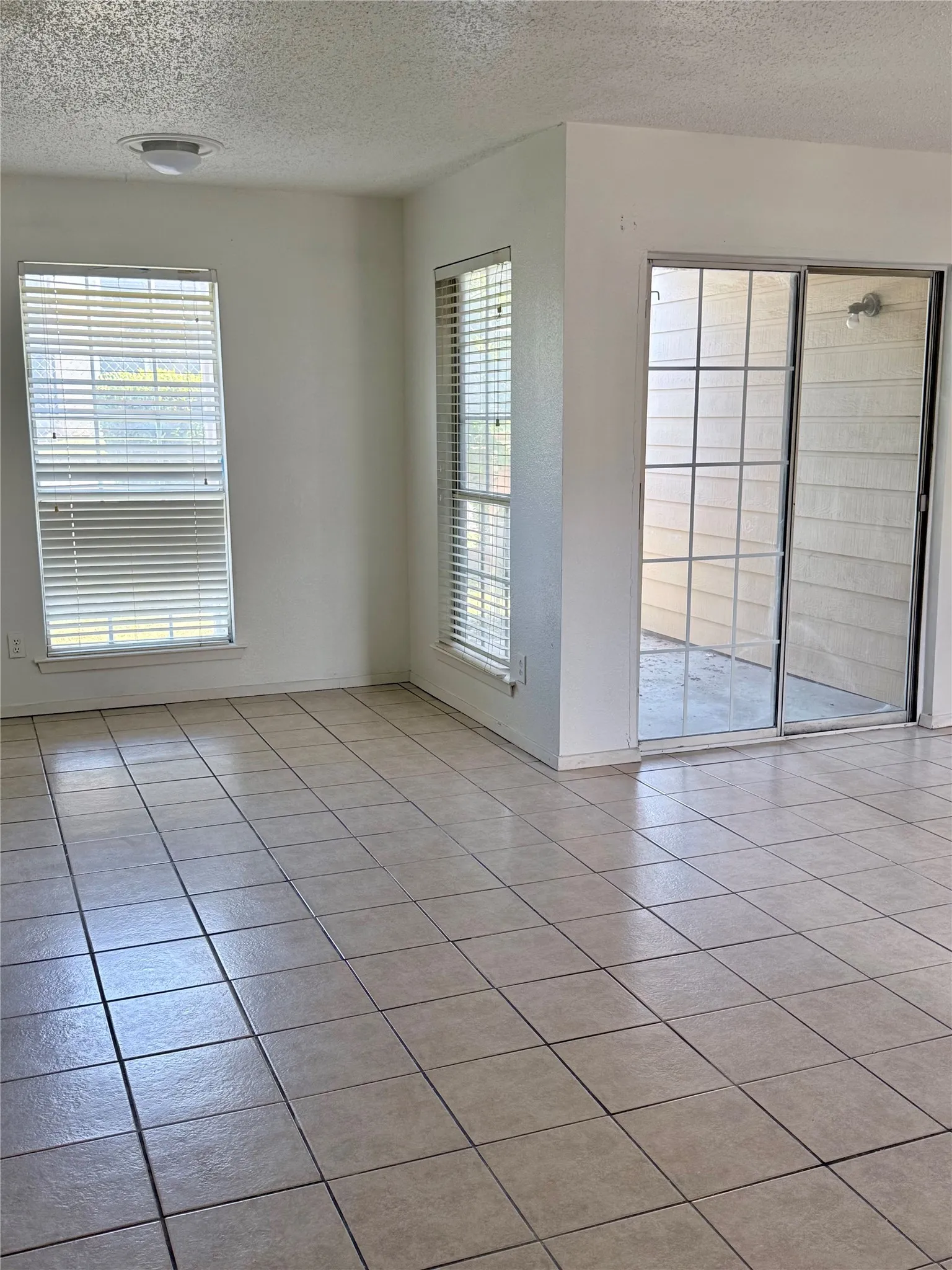 Condominium For Rent in Dallas County , 12480 Abrams Road 504, Dallas, Texas 75243, 1 Bedroom, 1 Bathroom, Garage spaces, 689 Sqft, built in 1982, mls#21386273, Real Estate Agent in Dallas, Homes For Rent in Dallas county, Homes For Rent in Dallas, Realtor in Dallas Texas, Real Estate Brokerage Independent Realty Texas, Luminita Cordes Realtor