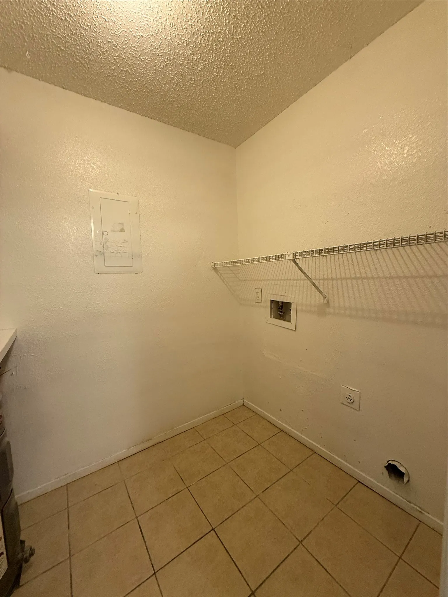 Condominium For Rent in Dallas County , 12480 Abrams Road 504, Dallas, Texas 75243, 1 Bedroom, 1 Bathroom, Garage spaces, 689 Sqft, built in 1982, mls#21386273, Real Estate Agent in Dallas, Homes For Rent in Dallas county, Homes For Rent in Dallas, Realtor in Dallas Texas, Real Estate Brokerage Independent Realty Texas, Luminita Cordes Realtor