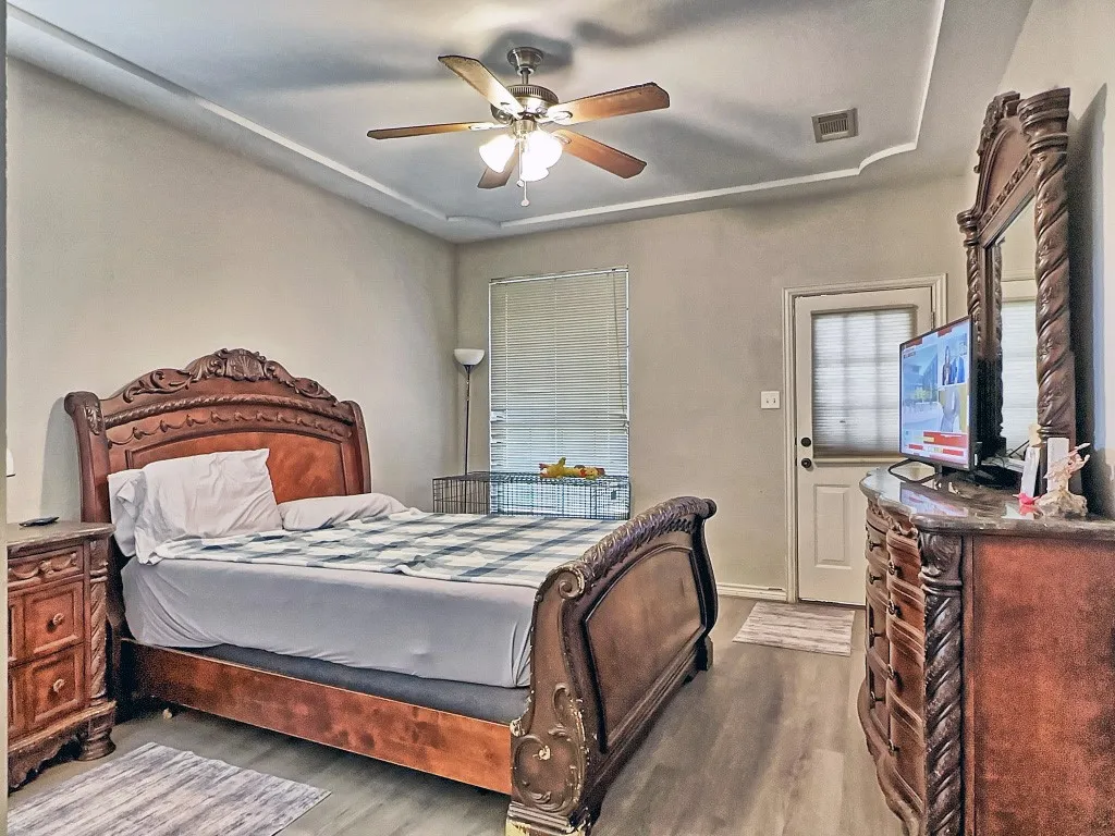 Single Family Residence For Sale in Henderson County , 5721 Suncrest Drive, Athens, Texas 75752, 3 Bedroom, 2 Bathroom, 2 Garage spaces, 1,578 Sqft, built in 2010, mls#21386289, Real Estate Agent in Athens, Homes For Sale in Henderson county, Homes For Sale in Athens, Realtor in Athens Texas, Real Estate Brokerage Independent Realty Texas, Luminita Cordes Realtor