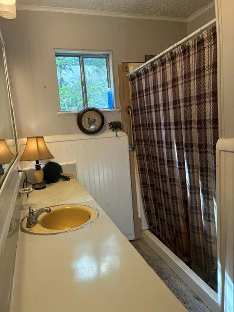 Single Family Residence For Sale in Henderson County , 14344 Jim Bowie, Log Cabin, Texas 75148, 3 Bedroom, 2 Bathroom, Garage spaces, 1,652 Sqft, built in 1973, mls#21386301, Real Estate Agent in Log Cabin, Homes For Sale in Henderson county, Homes For Sale in Log Cabin, Realtor in Log Cabin Texas, Real Estate Brokerage Independent Realty Texas, Luminita Cordes Realtor