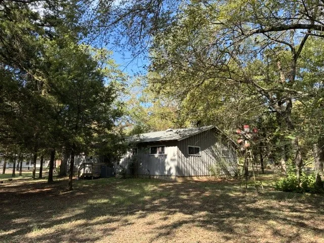 Single Family Residence For Sale in Henderson County , 14344 Jim Bowie, Log Cabin, Texas 75148, 3 Bedroom, 2 Bathroom, Garage spaces, 1,652 Sqft, built in 1973, mls#21386301, Real Estate Agent in Log Cabin, Homes For Sale in Henderson county, Homes For Sale in Log Cabin, Realtor in Log Cabin Texas, Real Estate Brokerage Independent Realty Texas, Luminita Cordes Realtor