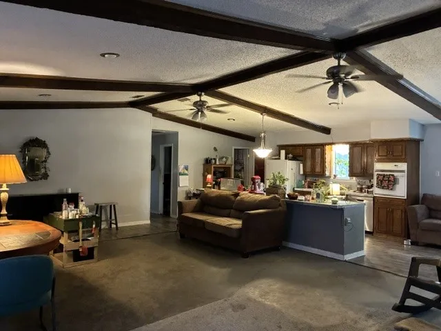 Single Family Residence For Sale in Henderson County , 14344 Jim Bowie, Log Cabin, Texas 75148, 3 Bedroom, 2 Bathroom, Garage spaces, 1,652 Sqft, built in 1973, mls#21386301, Real Estate Agent in Log Cabin, Homes For Sale in Henderson county, Homes For Sale in Log Cabin, Realtor in Log Cabin Texas, Real Estate Brokerage Independent Realty Texas, Luminita Cordes Realtor