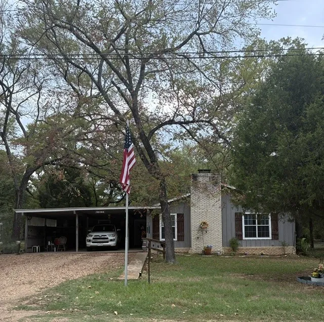 Single Family Residence For Sale in Henderson County , 14344 Jim Bowie, Log Cabin, Texas 75148, 3 Bedroom, 2 Bathroom, Garage spaces, 1,652 Sqft, built in 1973, mls#21386301, Real Estate Agent in Log Cabin, Homes For Sale in Henderson county, Homes For Sale in Log Cabin, Realtor in Log Cabin Texas, Real Estate Brokerage Independent Realty Texas, Luminita Cordes Realtor