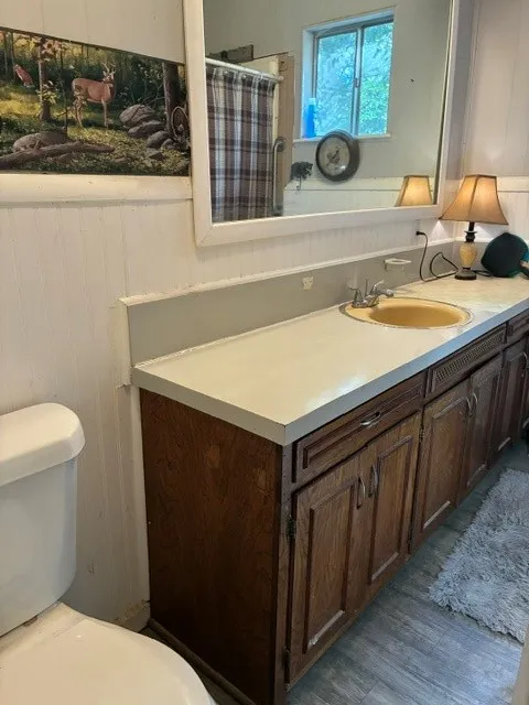 Single Family Residence For Sale in Henderson County , 14344 Jim Bowie, Log Cabin, Texas 75148, 3 Bedroom, 2 Bathroom, Garage spaces, 1,652 Sqft, built in 1973, mls#21386301, Real Estate Agent in Log Cabin, Homes For Sale in Henderson county, Homes For Sale in Log Cabin, Realtor in Log Cabin Texas, Real Estate Brokerage Independent Realty Texas, Luminita Cordes Realtor