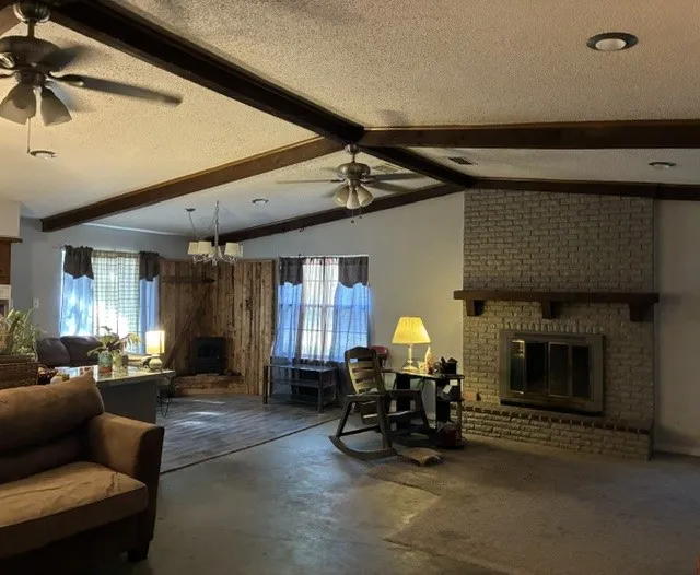 Single Family Residence For Sale in Henderson County , 14344 Jim Bowie, Log Cabin, Texas 75148, 3 Bedroom, 2 Bathroom, Garage spaces, 1,652 Sqft, built in 1973, mls#21386301, Real Estate Agent in Log Cabin, Homes For Sale in Henderson county, Homes For Sale in Log Cabin, Realtor in Log Cabin Texas, Real Estate Brokerage Independent Realty Texas, Luminita Cordes Realtor