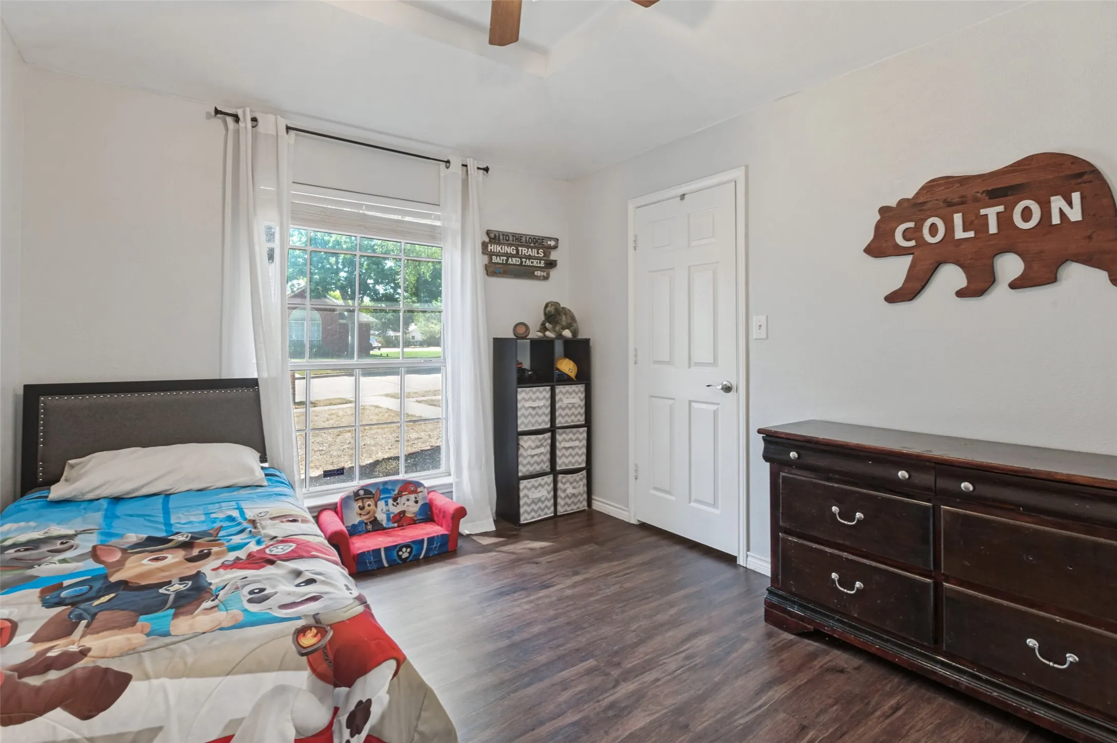 Single Family Residence For Sale in Denton County , 701 Carlisle Court, Lake Dallas, Texas 75065, 3 Bedroom, 2 Bathroom, 2 Garage spaces, 2,265 Sqft, built in 1998, mls#21386302, Real Estate Agent in Lake Dallas, Homes For Sale in Denton county, Homes For Sale in Lake Dallas, Realtor in Lake Dallas Texas, Real Estate Brokerage Independent Realty Texas, Luminita Cordes Realtor