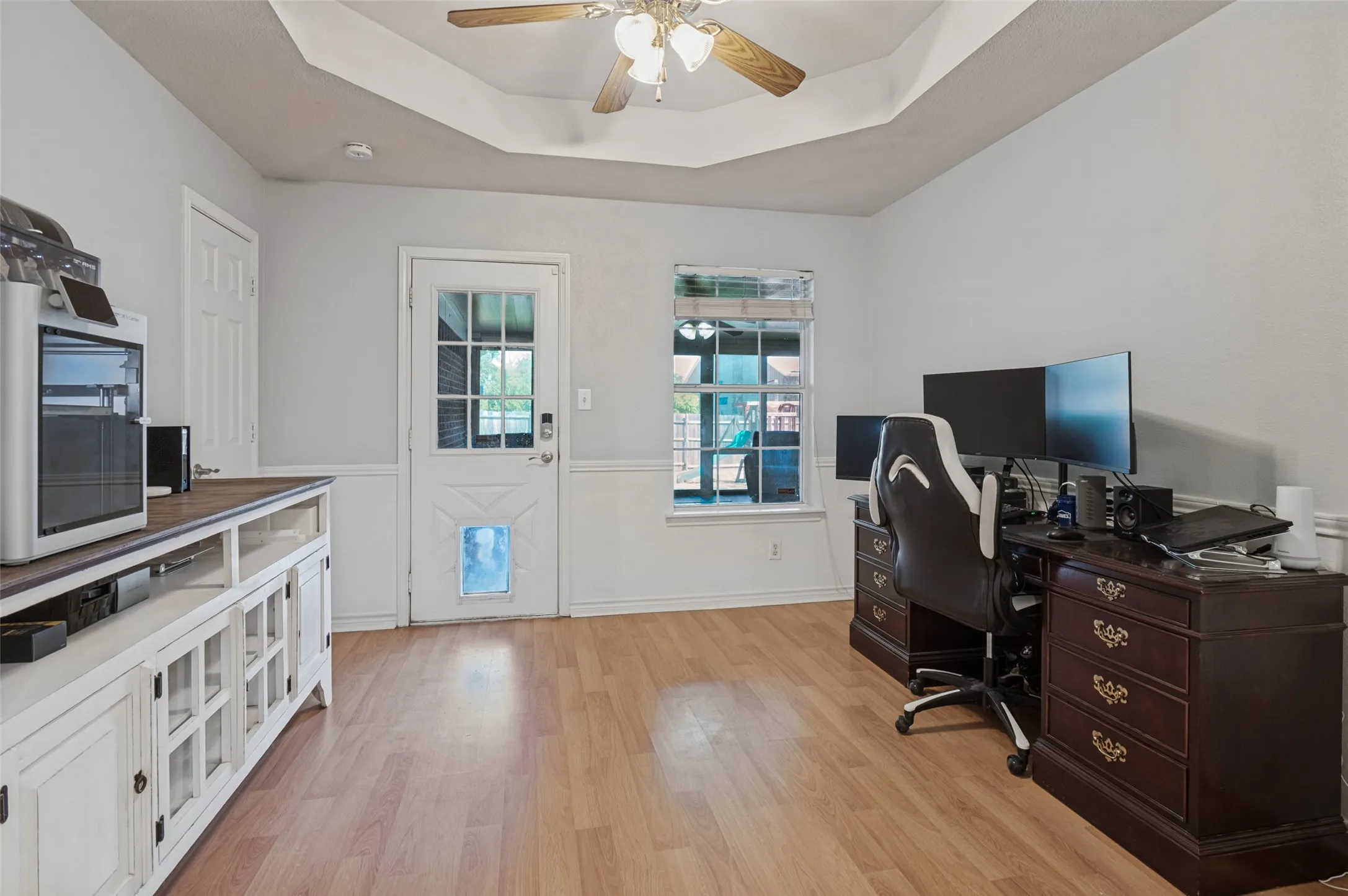 Single Family Residence For Sale in Denton County , 701 Carlisle Court, Lake Dallas, Texas 75065, 3 Bedroom, 2 Bathroom, 2 Garage spaces, 2,265 Sqft, built in 1998, mls#21386302, Real Estate Agent in Lake Dallas, Homes For Sale in Denton county, Homes For Sale in Lake Dallas, Realtor in Lake Dallas Texas, Real Estate Brokerage Independent Realty Texas, Luminita Cordes Realtor