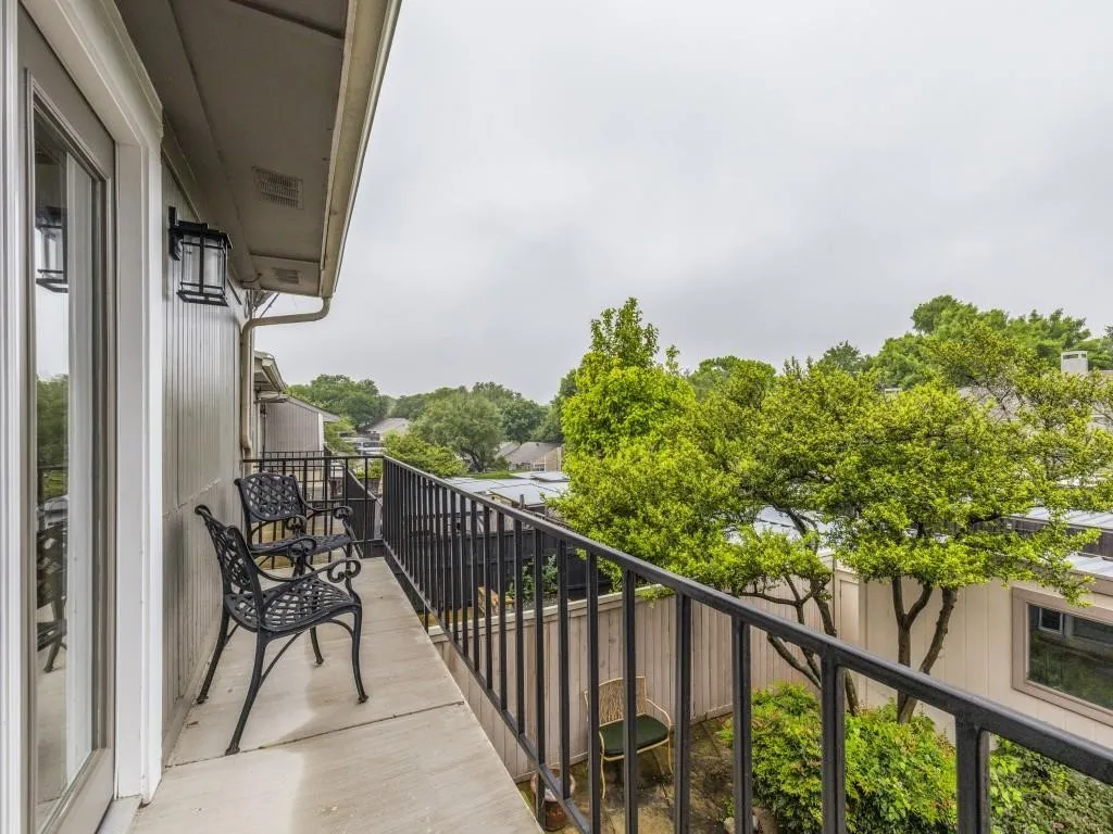 Condominium For Rent in Dallas County , 7617 Riverbrook Drive, Dallas, Texas 75230, 3 Bedroom, 3 Bathroom, Garage spaces, 1,630 Sqft, built in 1969, mls#21385474, Real Estate Agent in Dallas, Homes For Rent in Dallas county, Homes For Rent in Dallas, Realtor in Dallas Texas, Real Estate Brokerage Independent Realty Texas, Luminita Cordes Realtor