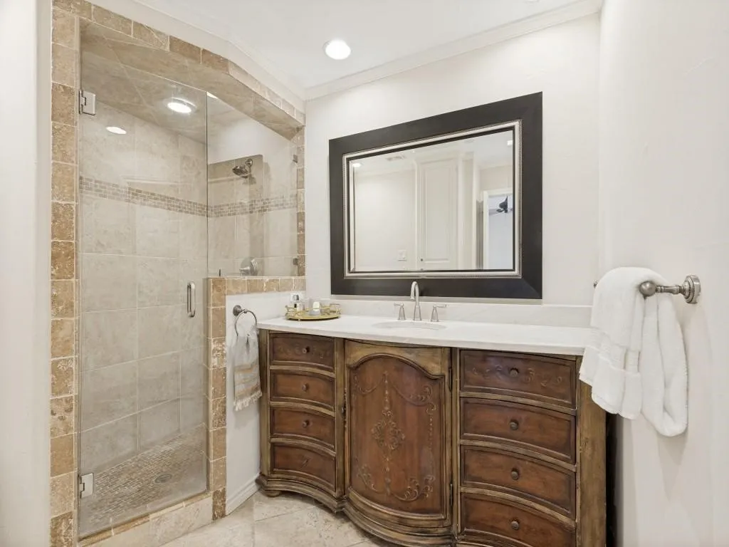 Condominium For Rent in Dallas County , 7617 Riverbrook Drive, Dallas, Texas 75230, 3 Bedroom, 3 Bathroom, Garage spaces, 1,630 Sqft, built in 1969, mls#21385474, Real Estate Agent in Dallas, Homes For Rent in Dallas county, Homes For Rent in Dallas, Realtor in Dallas Texas, Real Estate Brokerage Independent Realty Texas, Luminita Cordes Realtor