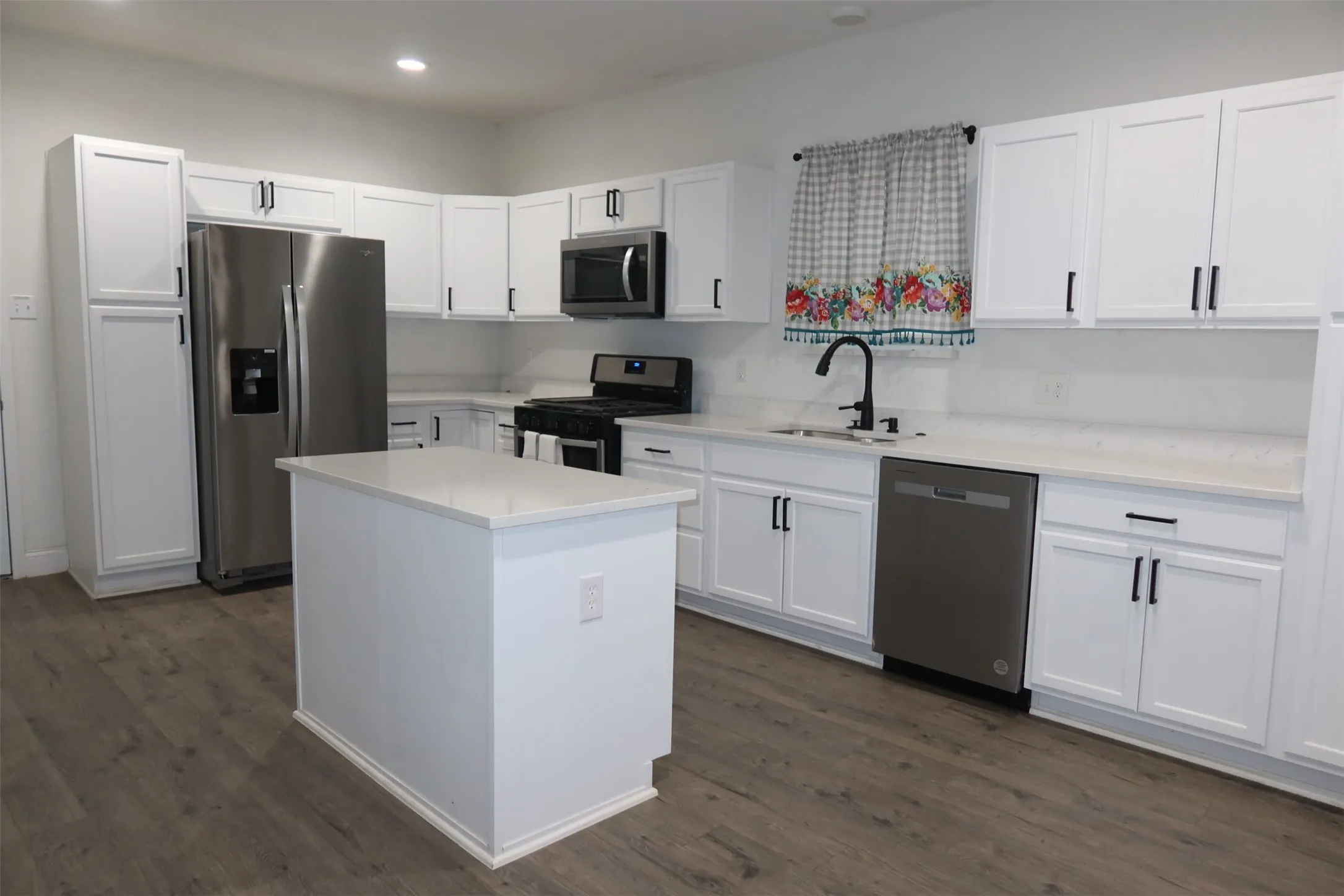 Single Family Residence For Sale in Baylor County , 707 N FOLEY Street, Seymour, Texas 76308, 4 Bedroom, 2 Bathroom, 2 Garage spaces, 1,753 Sqft, built in 1937, mls#21386213, Real Estate Agent in Seymour, Homes For Sale in Baylor county, Homes For Sale in Seymour, Realtor in Seymour Texas, Real Estate Brokerage Independent Realty Texas, Luminita Cordes Realtor