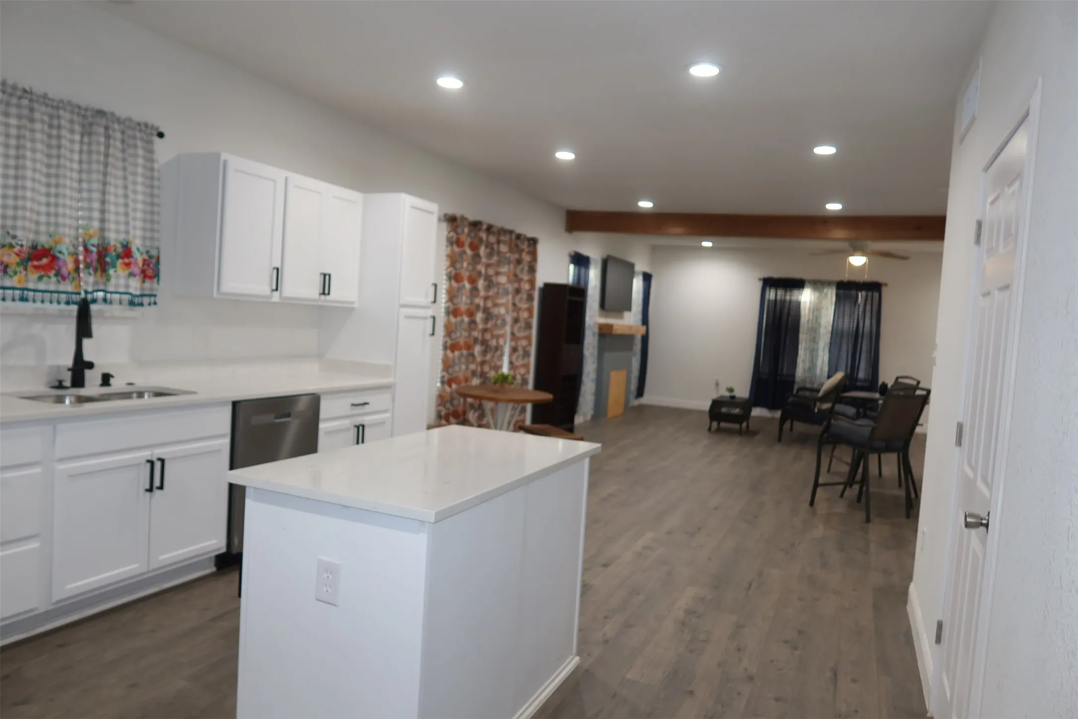 Single Family Residence For Sale in Baylor County , 707 N FOLEY Street, Seymour, Texas 76308, 4 Bedroom, 2 Bathroom, 2 Garage spaces, 1,753 Sqft, built in 1937, mls#21386213, Real Estate Agent in Seymour, Homes For Sale in Baylor county, Homes For Sale in Seymour, Realtor in Seymour Texas, Real Estate Brokerage Independent Realty Texas, Luminita Cordes Realtor