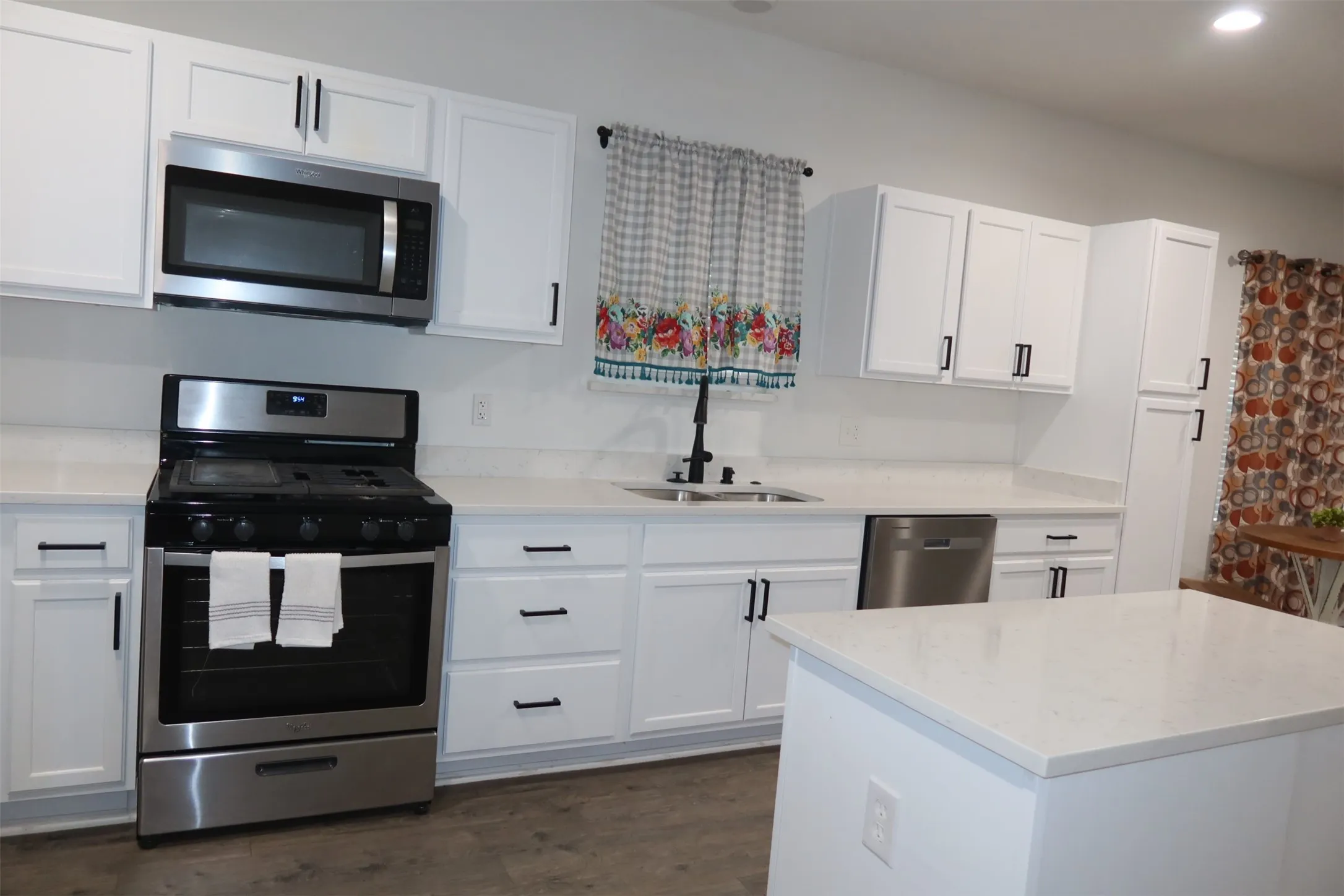 Single Family Residence For Sale in Baylor County , 707 N FOLEY Street, Seymour, Texas 76308, 4 Bedroom, 2 Bathroom, 2 Garage spaces, 1,753 Sqft, built in 1937, mls#21386213, Real Estate Agent in Seymour, Homes For Sale in Baylor county, Homes For Sale in Seymour, Realtor in Seymour Texas, Real Estate Brokerage Independent Realty Texas, Luminita Cordes Realtor