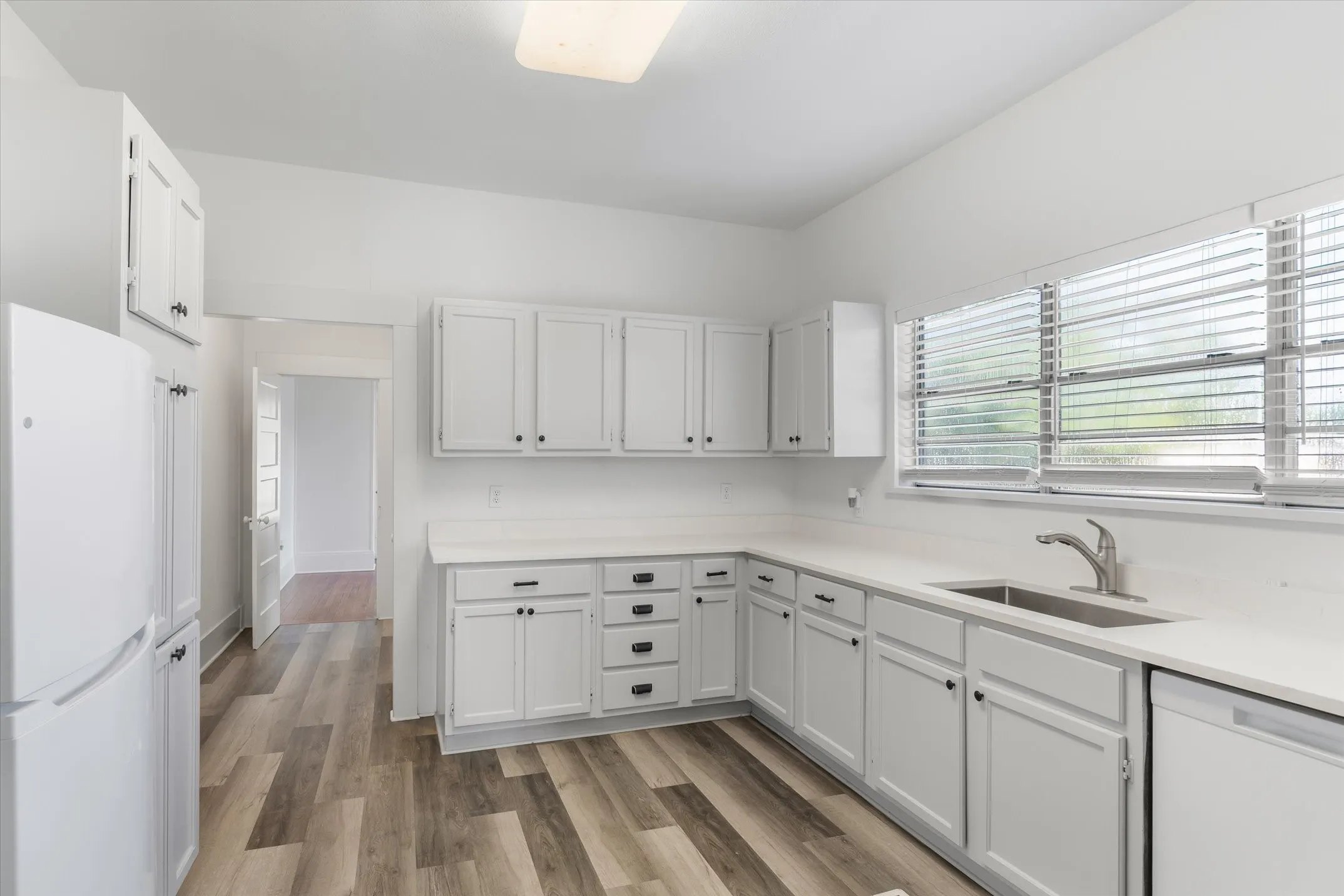 Single Family Residence For Sale in Van Zandt County , 307 S Crockett Street, Edgewood, Texas 75117, 4 Bedroom, 2 Bathroom, Garage spaces, 1,708 Sqft, built in 1953, mls#21385984, Real Estate Agent in Edgewood, Homes For Sale in Van Zandt county, Homes For Sale in Edgewood, Realtor in Edgewood Texas, Real Estate Brokerage Independent Realty Texas, Luminita Cordes Realtor