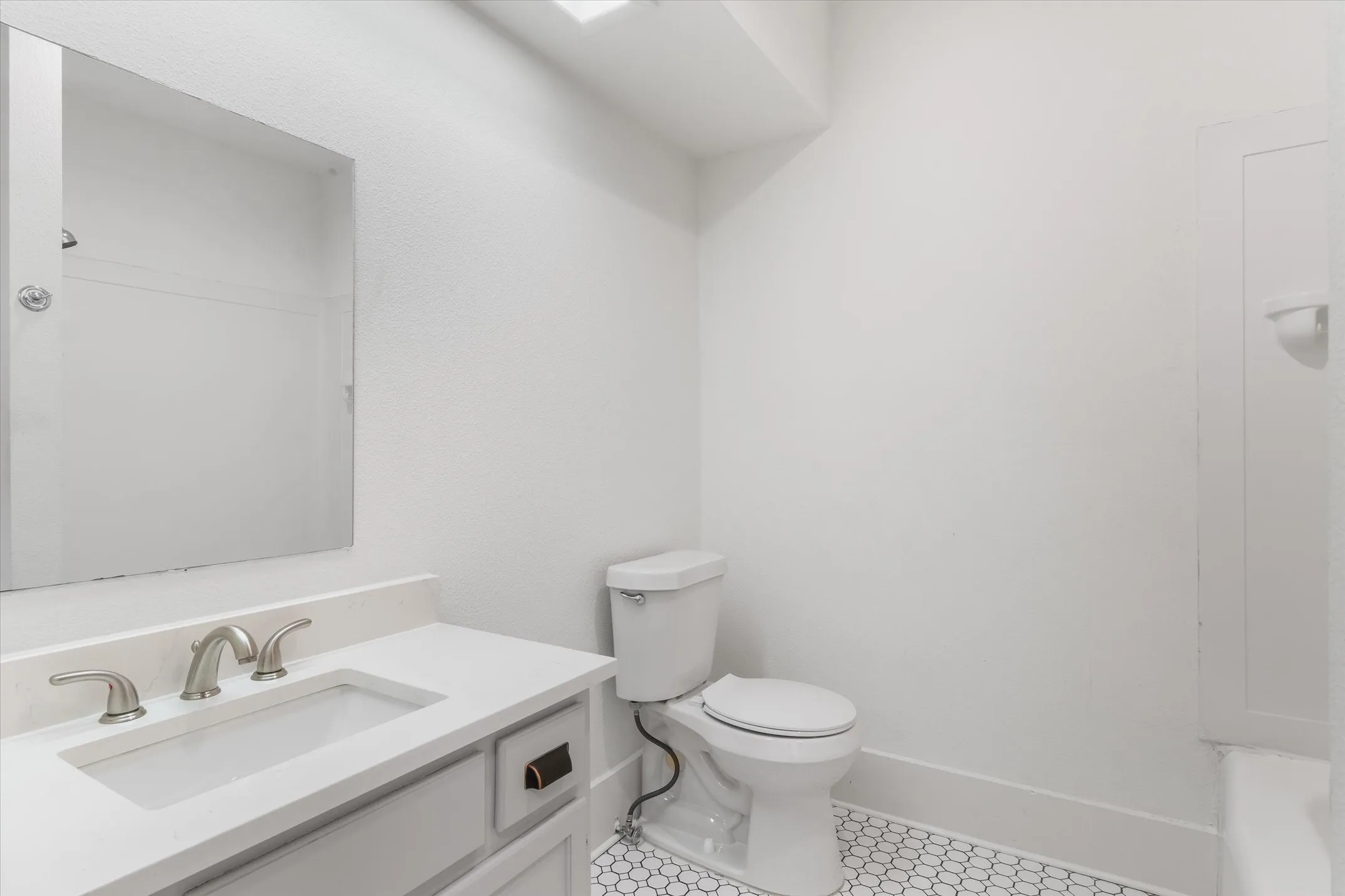 Single Family Residence For Sale in Van Zandt County , 307 S Crockett Street, Edgewood, Texas 75117, 4 Bedroom, 2 Bathroom, Garage spaces, 1,708 Sqft, built in 1953, mls#21385984, Real Estate Agent in Edgewood, Homes For Sale in Van Zandt county, Homes For Sale in Edgewood, Realtor in Edgewood Texas, Real Estate Brokerage Independent Realty Texas, Luminita Cordes Realtor