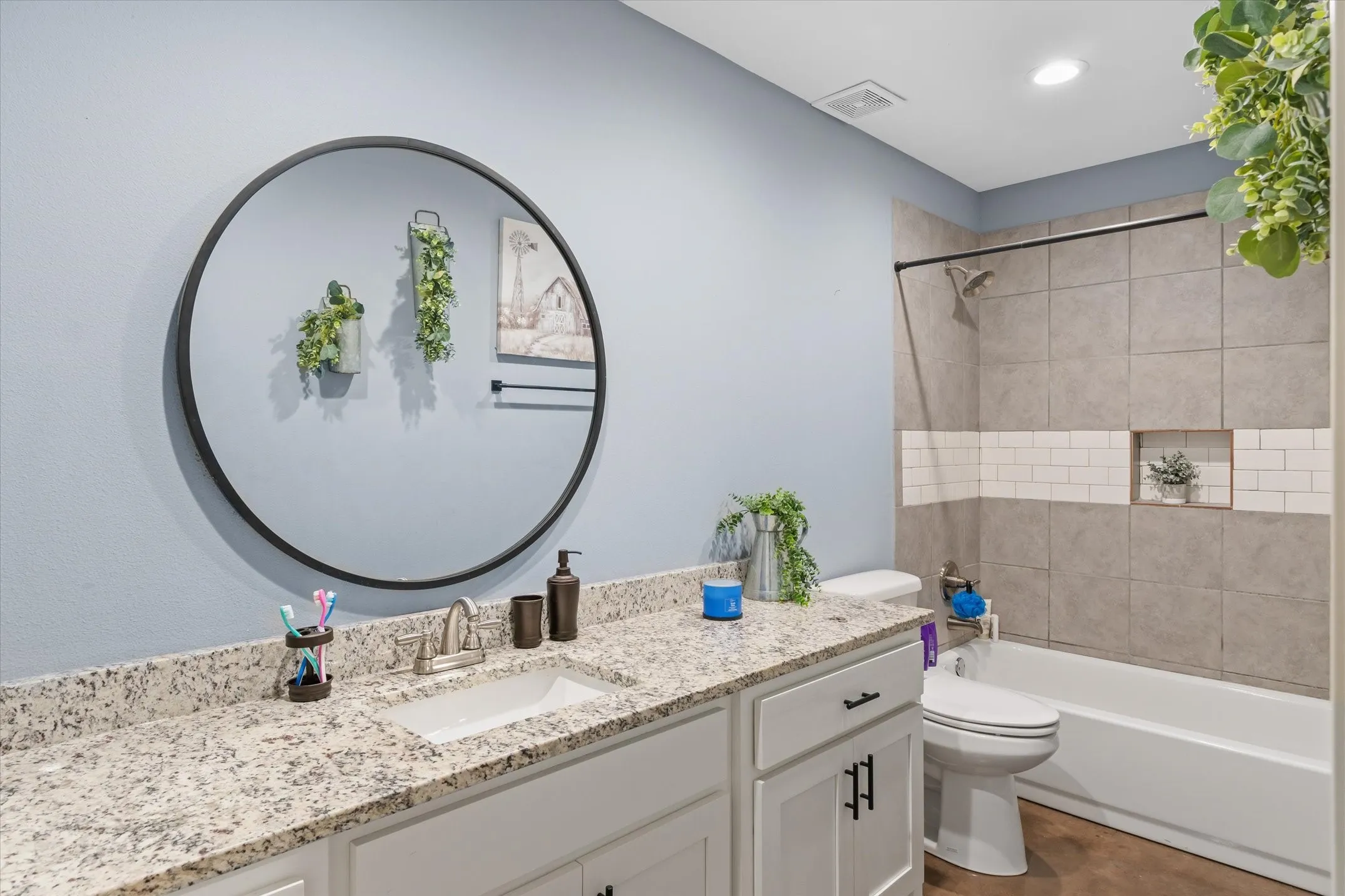Single Family Residence For Sale in Van Zandt County , 309 S Crockett Street, Edgewood, Texas 75117, 3 Bedroom, 2 Bathroom, Garage spaces, 1,500 Sqft, built in 2020, mls#21386056, Real Estate Agent in Edgewood, Homes For Sale in Van Zandt county, Homes For Sale in Edgewood, Realtor in Edgewood Texas, Real Estate Brokerage Independent Realty Texas, Luminita Cordes Realtor