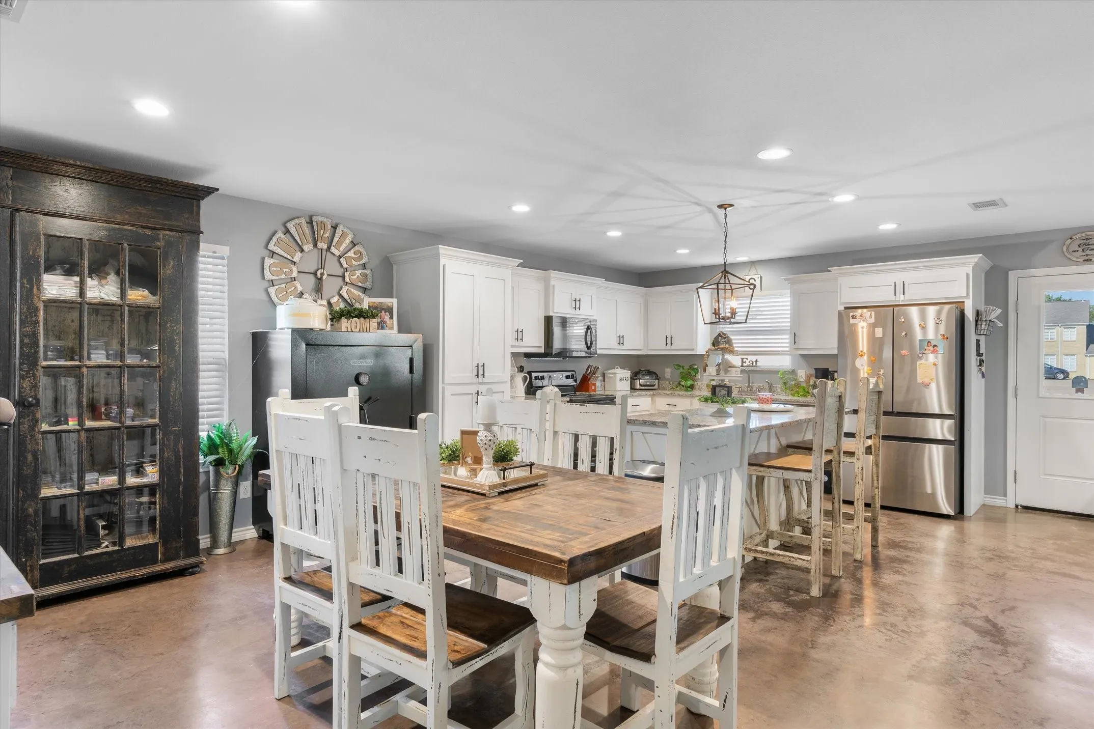 Single Family Residence For Sale in Van Zandt County , 309 S Crockett Street, Edgewood, Texas 75117, 3 Bedroom, 2 Bathroom, Garage spaces, 1,500 Sqft, built in 2020, mls#21386056, Real Estate Agent in Edgewood, Homes For Sale in Van Zandt county, Homes For Sale in Edgewood, Realtor in Edgewood Texas, Real Estate Brokerage Independent Realty Texas, Luminita Cordes Realtor