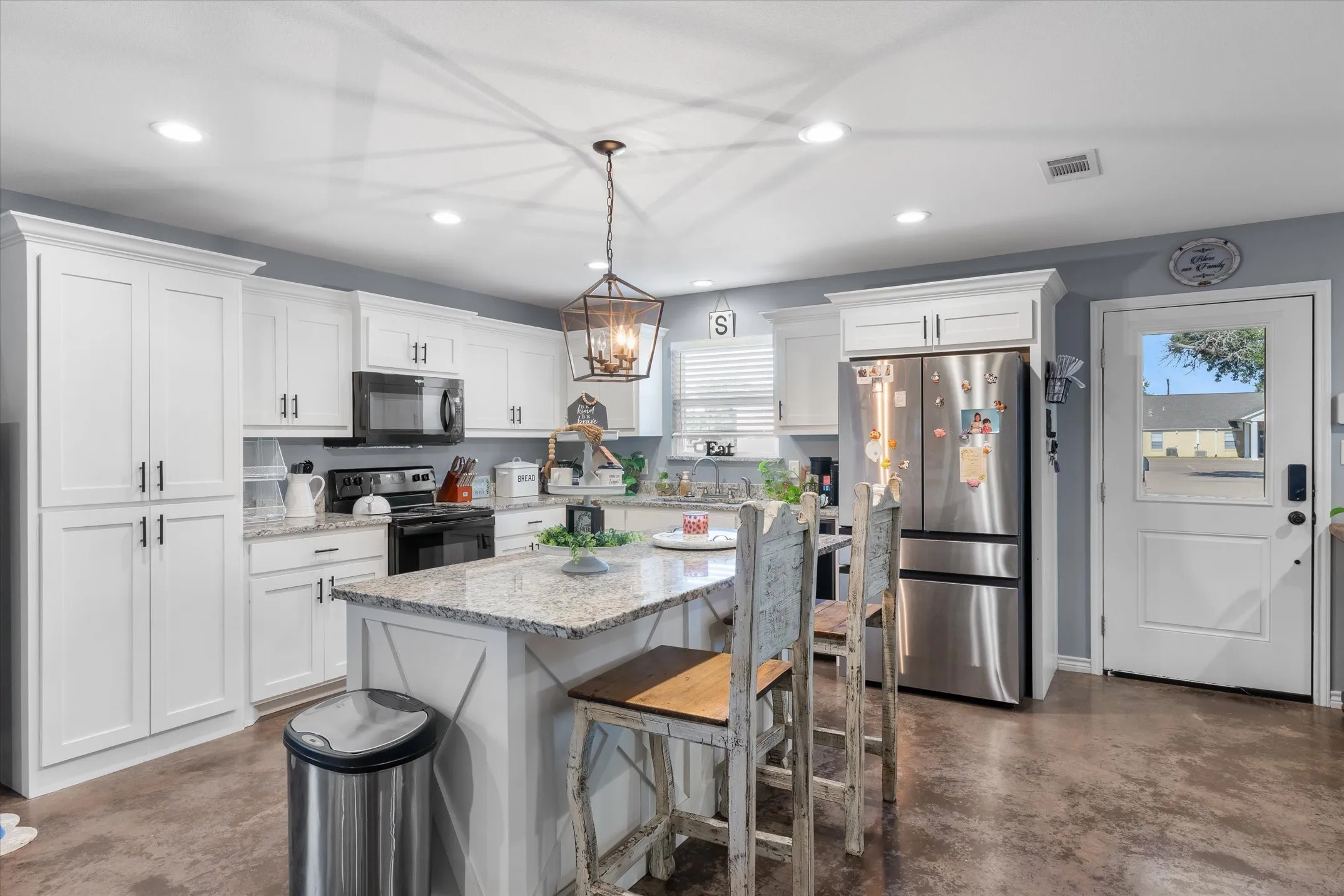 Single Family Residence For Sale in Van Zandt County , 309 S Crockett Street, Edgewood, Texas 75117, 3 Bedroom, 2 Bathroom, Garage spaces, 1,500 Sqft, built in 2020, mls#21386056, Real Estate Agent in Edgewood, Homes For Sale in Van Zandt county, Homes For Sale in Edgewood, Realtor in Edgewood Texas, Real Estate Brokerage Independent Realty Texas, Luminita Cordes Realtor