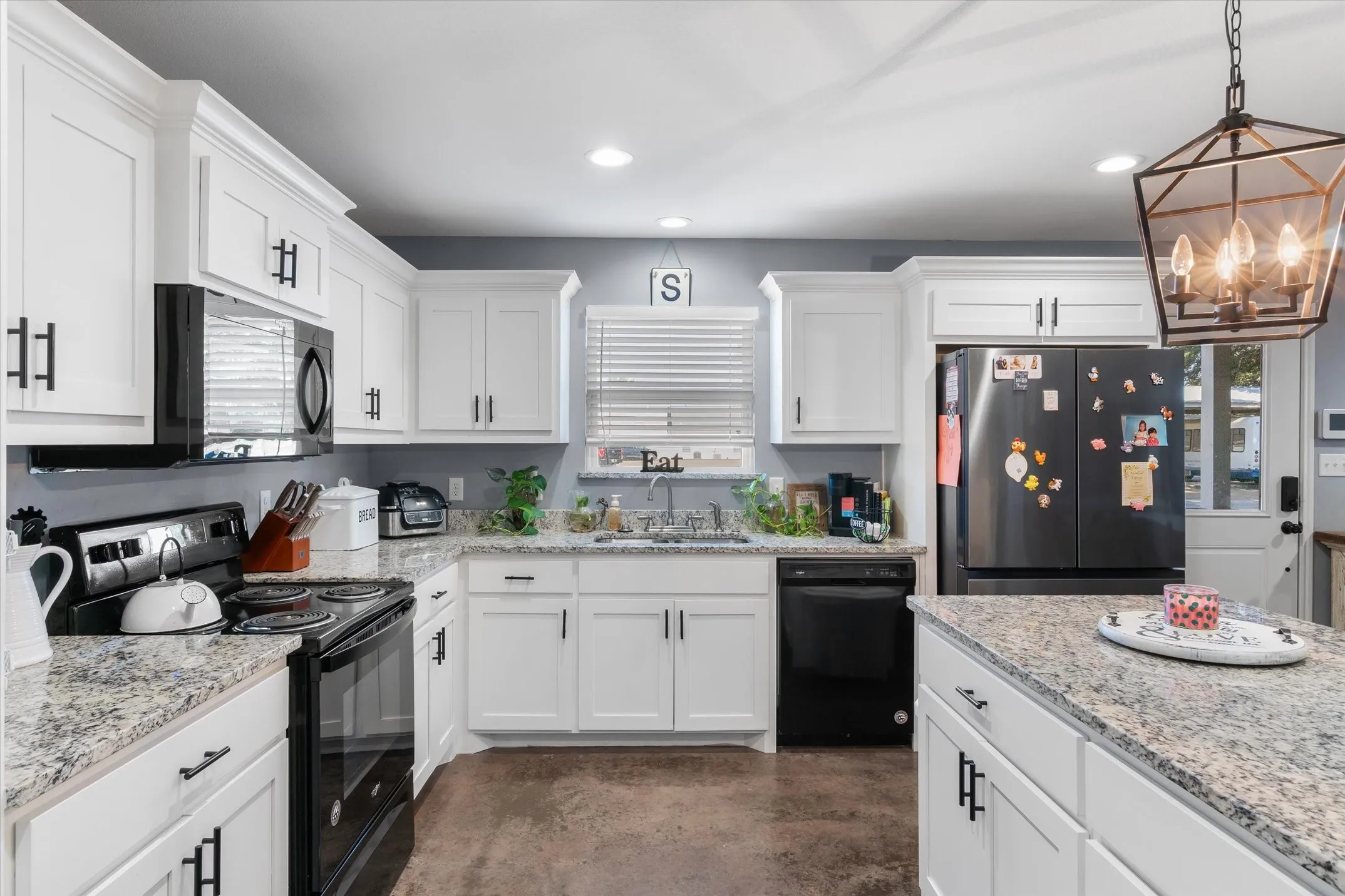Single Family Residence For Sale in Van Zandt County , 309 S Crockett Street, Edgewood, Texas 75117, 3 Bedroom, 2 Bathroom, Garage spaces, 1,500 Sqft, built in 2020, mls#21386056, Real Estate Agent in Edgewood, Homes For Sale in Van Zandt county, Homes For Sale in Edgewood, Realtor in Edgewood Texas, Real Estate Brokerage Independent Realty Texas, Luminita Cordes Realtor
