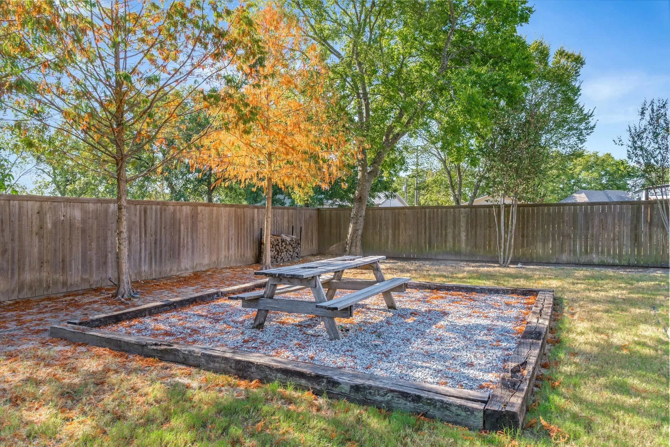 Single Family Residence For Sale in Van Zandt County , 309 S Crockett Street, Edgewood, Texas 75117, 3 Bedroom, 2 Bathroom, Garage spaces, 1,500 Sqft, built in 2020, mls#21386056, Real Estate Agent in Edgewood, Homes For Sale in Van Zandt county, Homes For Sale in Edgewood, Realtor in Edgewood Texas, Real Estate Brokerage Independent Realty Texas, Luminita Cordes Realtor