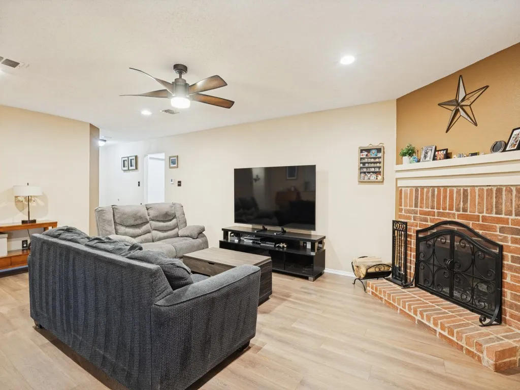Single Family Residence For Sale in Collin County , 1512 Starpoint Lane, Wylie, Texas 75098, 3 Bedroom, 2 Bathroom, 2 Garage spaces, 1,588 Sqft, built in 1999, mls#21385944, Real Estate Agent in Wylie, Homes For Sale in Collin county, Homes For Sale in Wylie, Realtor in Wylie Texas, Real Estate Brokerage Independent Realty Texas, Luminita Cordes Realtor