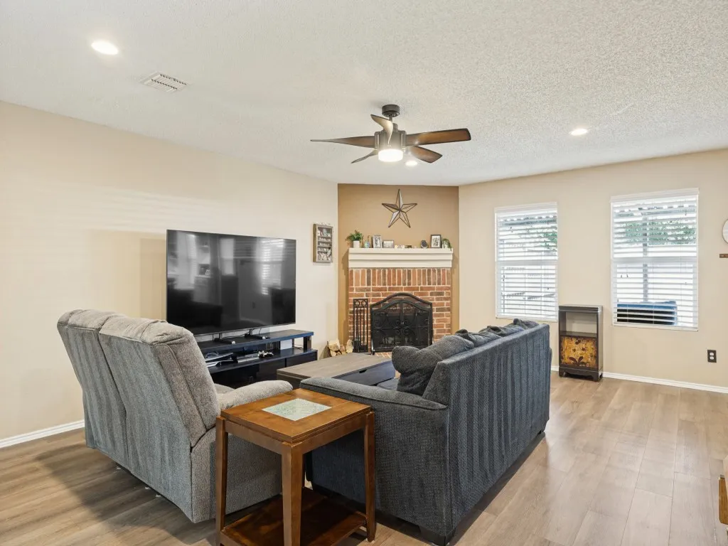 Single Family Residence For Sale in Collin County , 1512 Starpoint Lane, Wylie, Texas 75098, 3 Bedroom, 2 Bathroom, 2 Garage spaces, 1,588 Sqft, built in 1999, mls#21385944, Real Estate Agent in Wylie, Homes For Sale in Collin county, Homes For Sale in Wylie, Realtor in Wylie Texas, Real Estate Brokerage Independent Realty Texas, Luminita Cordes Realtor