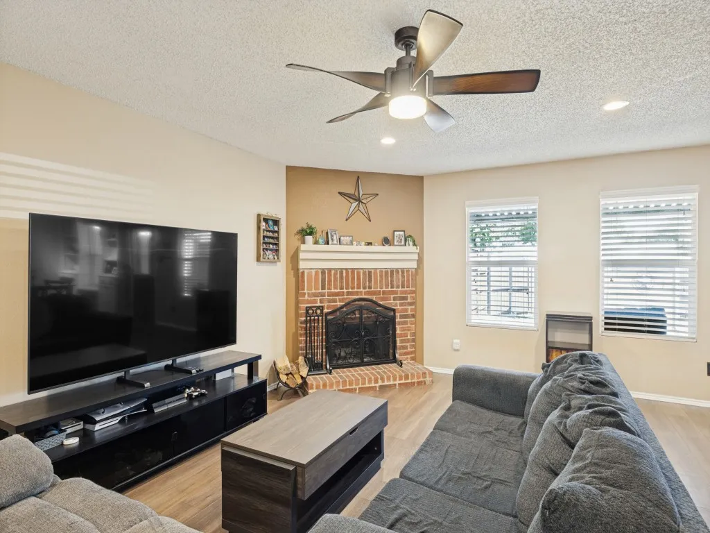 Single Family Residence For Sale in Collin County , 1512 Starpoint Lane, Wylie, Texas 75098, 3 Bedroom, 2 Bathroom, 2 Garage spaces, 1,588 Sqft, built in 1999, mls#21385944, Real Estate Agent in Wylie, Homes For Sale in Collin county, Homes For Sale in Wylie, Realtor in Wylie Texas, Real Estate Brokerage Independent Realty Texas, Luminita Cordes Realtor