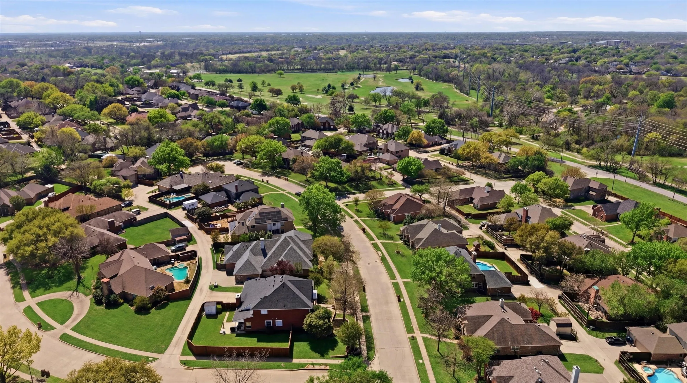 Single Family Residence For Sale in Dallas County , 6613 Barclay Lane, Garland, Texas 75044, 4 Bedroom, 2 Bathroom, 2 Garage spaces, 2,461 Sqft, built in 1993, mls#21386303, Real Estate Agent in Garland, Homes For Sale in Dallas county, Homes For Sale in Garland, Realtor in Garland Texas, Real Estate Brokerage Independent Realty Texas, Luminita Cordes Realtor