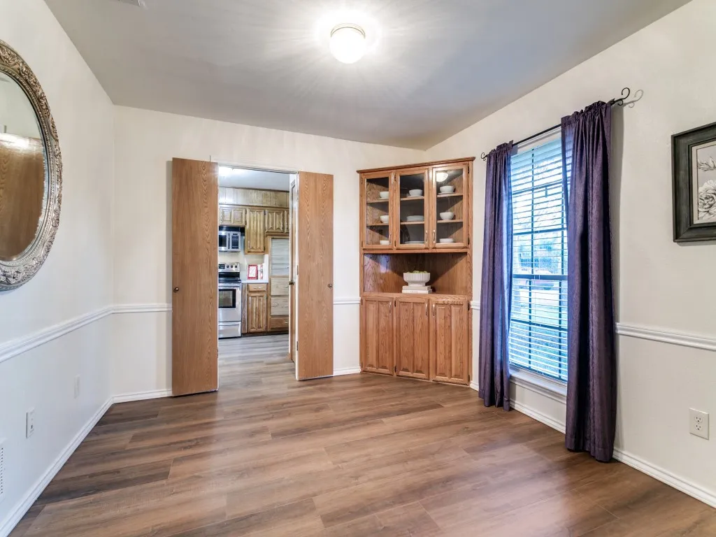 Single Family Residence For Sale in Denton County , 905 Summer Trail, Flower Mound, Texas 75028, 3 Bedroom, 2 Bathroom, 2 Garage spaces, 2,056 Sqft, built in 1983, mls#21386304, Real Estate Agent in Flower Mound, Homes For Sale in Denton county, Homes For Sale in Flower Mound, Realtor in Flower Mound Texas, Real Estate Brokerage Independent Realty Texas, Luminita Cordes Realtor