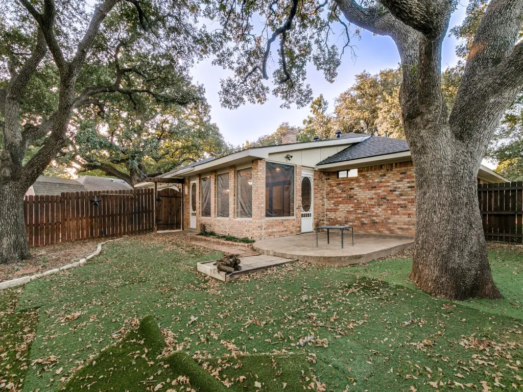 Single Family Residence For Sale in Denton County , 905 Summer Trail, Flower Mound, Texas 75028, 3 Bedroom, 2 Bathroom, 2 Garage spaces, 2,056 Sqft, built in 1983, mls#21386304, Real Estate Agent in Flower Mound, Homes For Sale in Denton county, Homes For Sale in Flower Mound, Realtor in Flower Mound Texas, Real Estate Brokerage Independent Realty Texas, Luminita Cordes Realtor