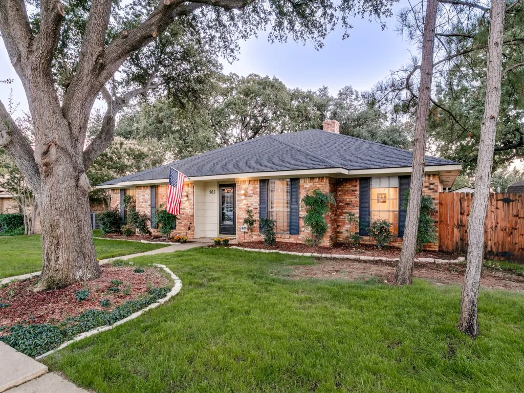 Single Family Residence For Sale in Denton County , 905 Summer Trail, Flower Mound, Texas 75028, 3 Bedroom, 2 Bathroom, 2 Garage spaces, 2,056 Sqft, built in 1983, mls#21386304, Real Estate Agent in Flower Mound, Homes For Sale in Denton county, Homes For Sale in Flower Mound, Realtor in Flower Mound Texas, Real Estate Brokerage Independent Realty Texas, Luminita Cordes Realtor