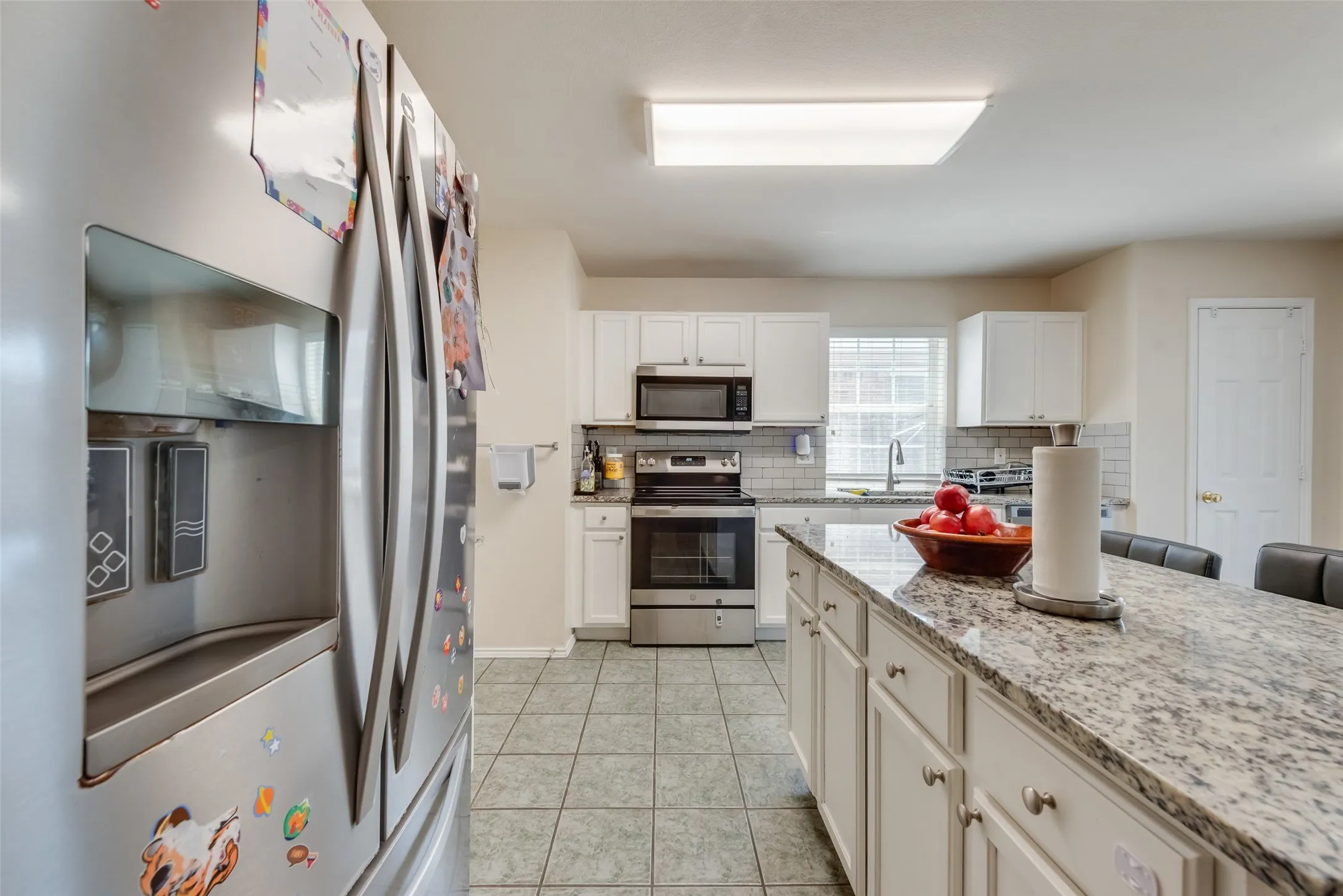 Single Family Residence For Sale in Tarrant County , 13529 Lost Spurs Road, Fort Worth, Texas 76262, 4 Bedroom, 3 Bathroom, 2 Garage spaces, 2,402 Sqft, built in 2001, mls#21386284, Real Estate Agent in Fort Worth, Homes For Sale in Tarrant county, Homes For Sale in Fort Worth, Realtor in Fort Worth Texas, Real Estate Brokerage Independent Realty Texas, Luminita Cordes Realtor