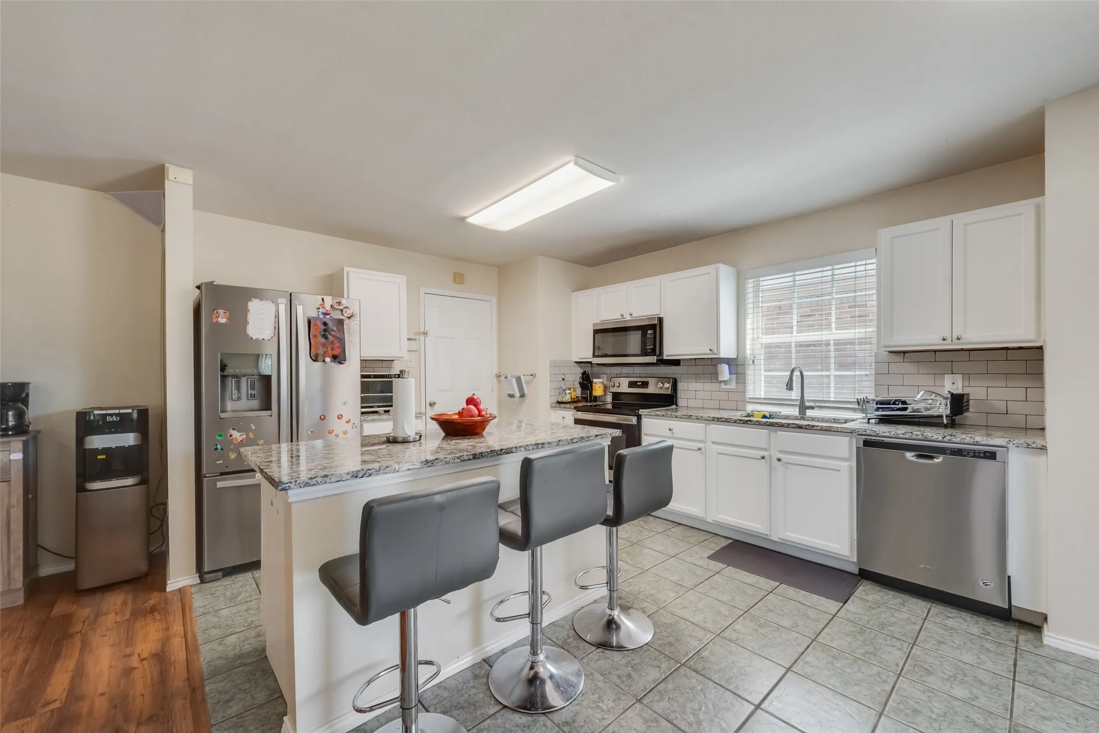 Single Family Residence For Sale in Tarrant County , 13529 Lost Spurs Road, Fort Worth, Texas 76262, 4 Bedroom, 3 Bathroom, 2 Garage spaces, 2,402 Sqft, built in 2001, mls#21386284, Real Estate Agent in Fort Worth, Homes For Sale in Tarrant county, Homes For Sale in Fort Worth, Realtor in Fort Worth Texas, Real Estate Brokerage Independent Realty Texas, Luminita Cordes Realtor