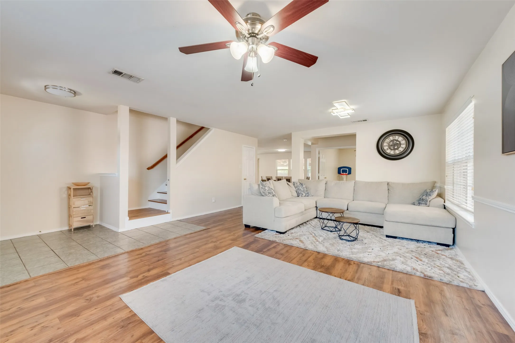 Single Family Residence For Sale in Tarrant County , 13529 Lost Spurs Road, Fort Worth, Texas 76262, 4 Bedroom, 3 Bathroom, 2 Garage spaces, 2,402 Sqft, built in 2001, mls#21386284, Real Estate Agent in Fort Worth, Homes For Sale in Tarrant county, Homes For Sale in Fort Worth, Realtor in Fort Worth Texas, Real Estate Brokerage Independent Realty Texas, Luminita Cordes Realtor