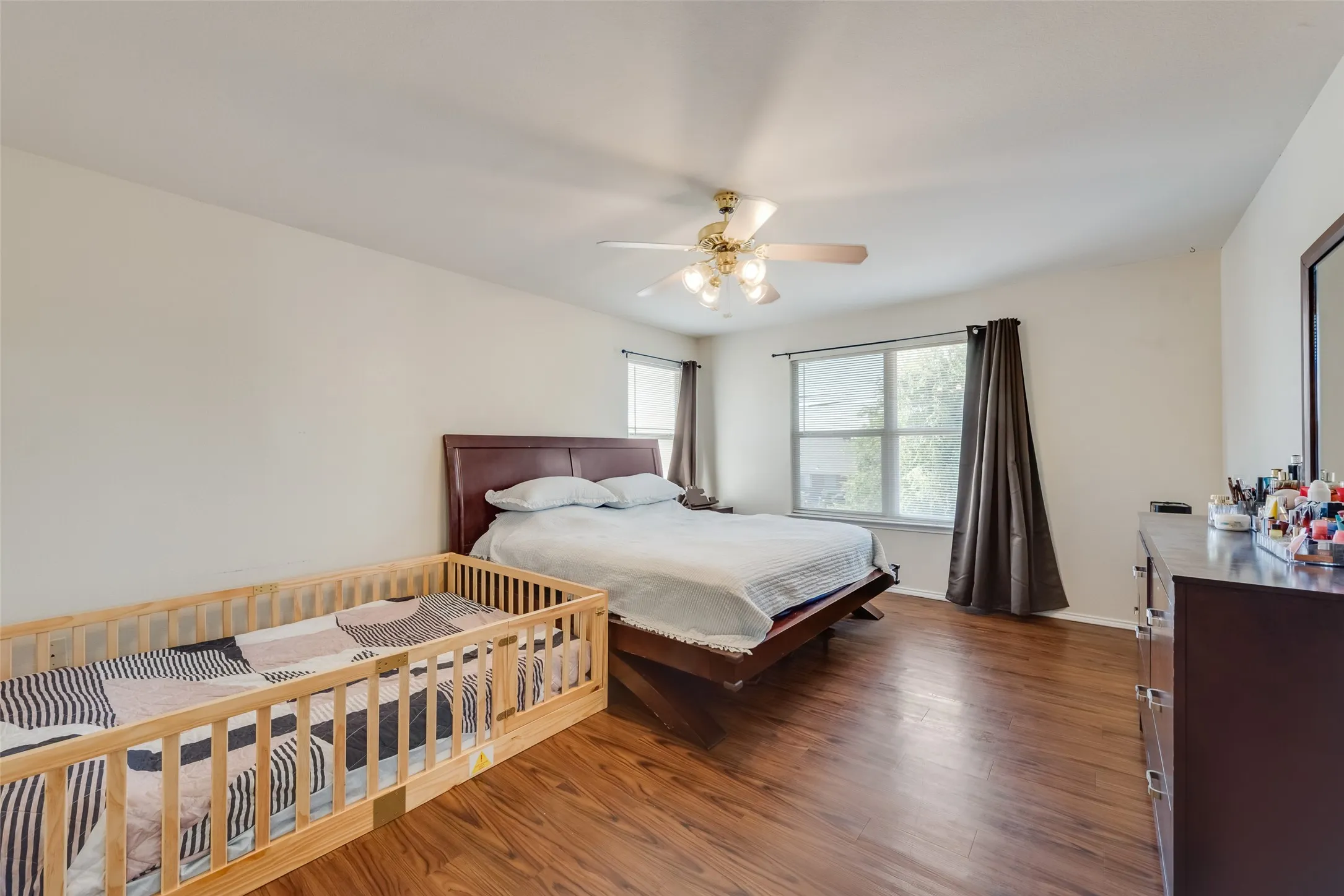 Single Family Residence For Sale in Tarrant County , 13529 Lost Spurs Road, Fort Worth, Texas 76262, 4 Bedroom, 3 Bathroom, 2 Garage spaces, 2,402 Sqft, built in 2001, mls#21386284, Real Estate Agent in Fort Worth, Homes For Sale in Tarrant county, Homes For Sale in Fort Worth, Realtor in Fort Worth Texas, Real Estate Brokerage Independent Realty Texas, Luminita Cordes Realtor