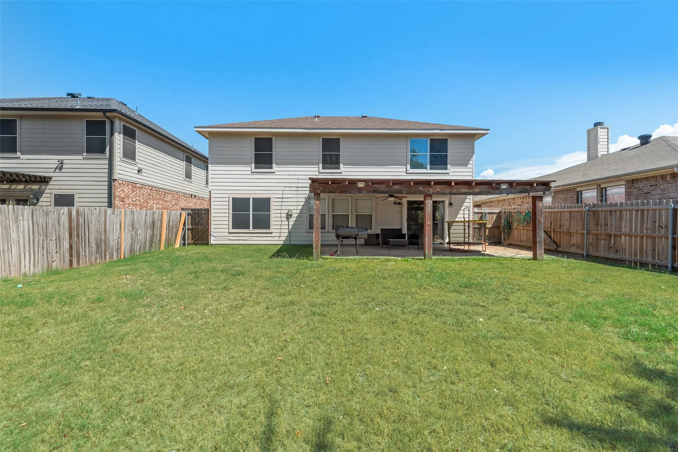 Single Family Residence For Sale in Tarrant County , 13529 Lost Spurs Road, Fort Worth, Texas 76262, 4 Bedroom, 3 Bathroom, 2 Garage spaces, 2,402 Sqft, built in 2001, mls#21386284, Real Estate Agent in Fort Worth, Homes For Sale in Tarrant county, Homes For Sale in Fort Worth, Realtor in Fort Worth Texas, Real Estate Brokerage Independent Realty Texas, Luminita Cordes Realtor